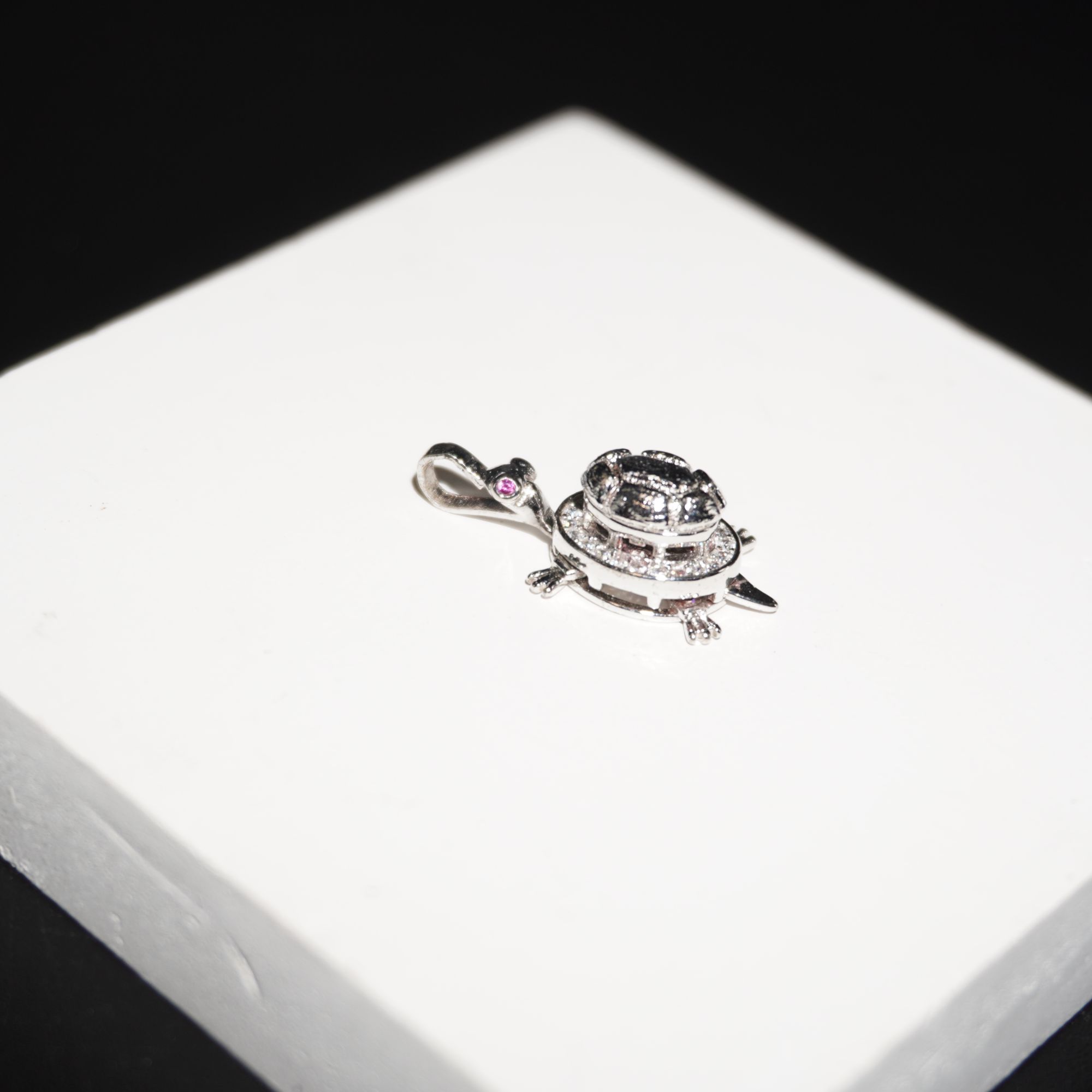 925 Silver Attractive Tortoise Design Pendant