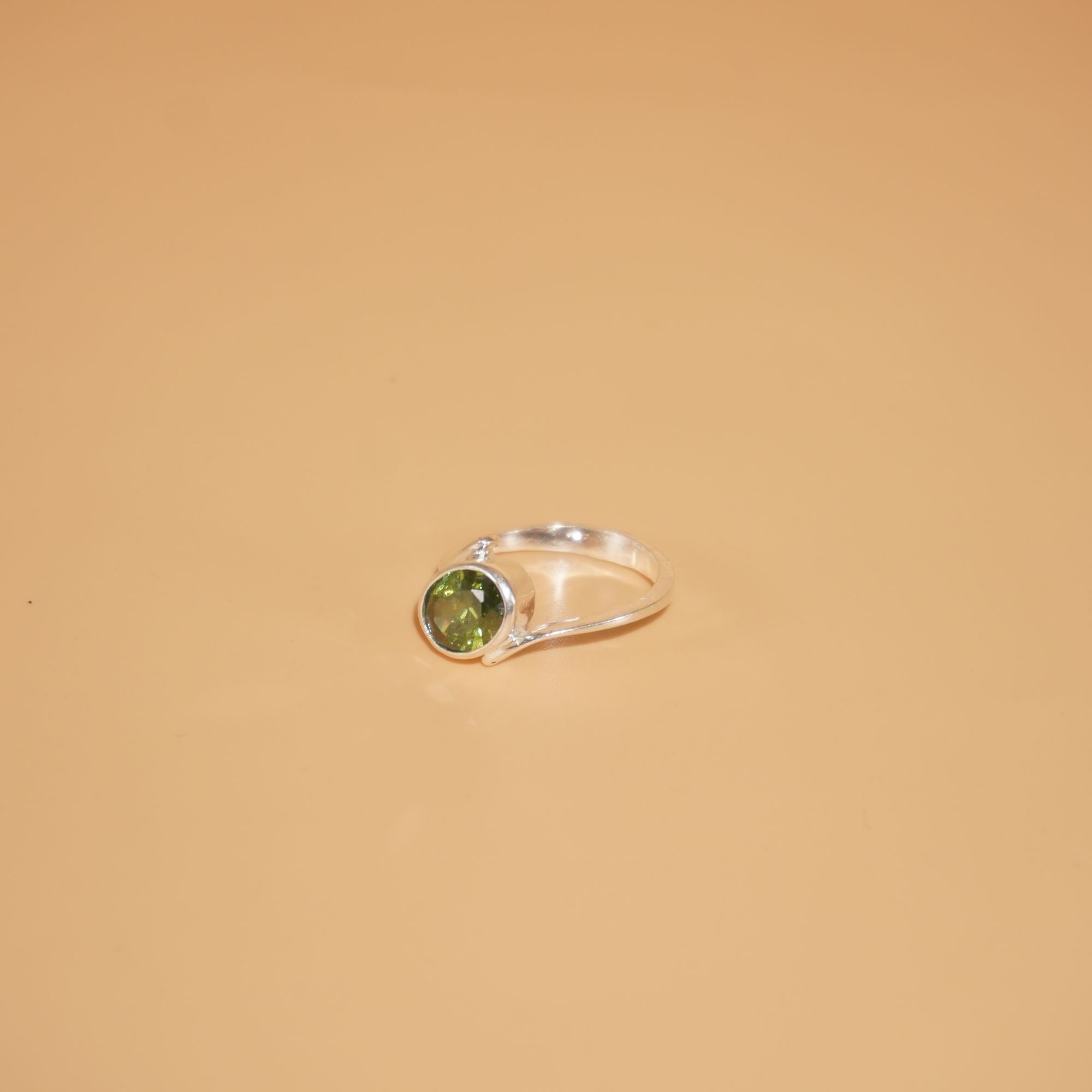 925 Silver Elegant Ladies Ring 225R72