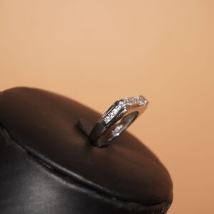 925 Silver Dazzling Studed Ring 712R16