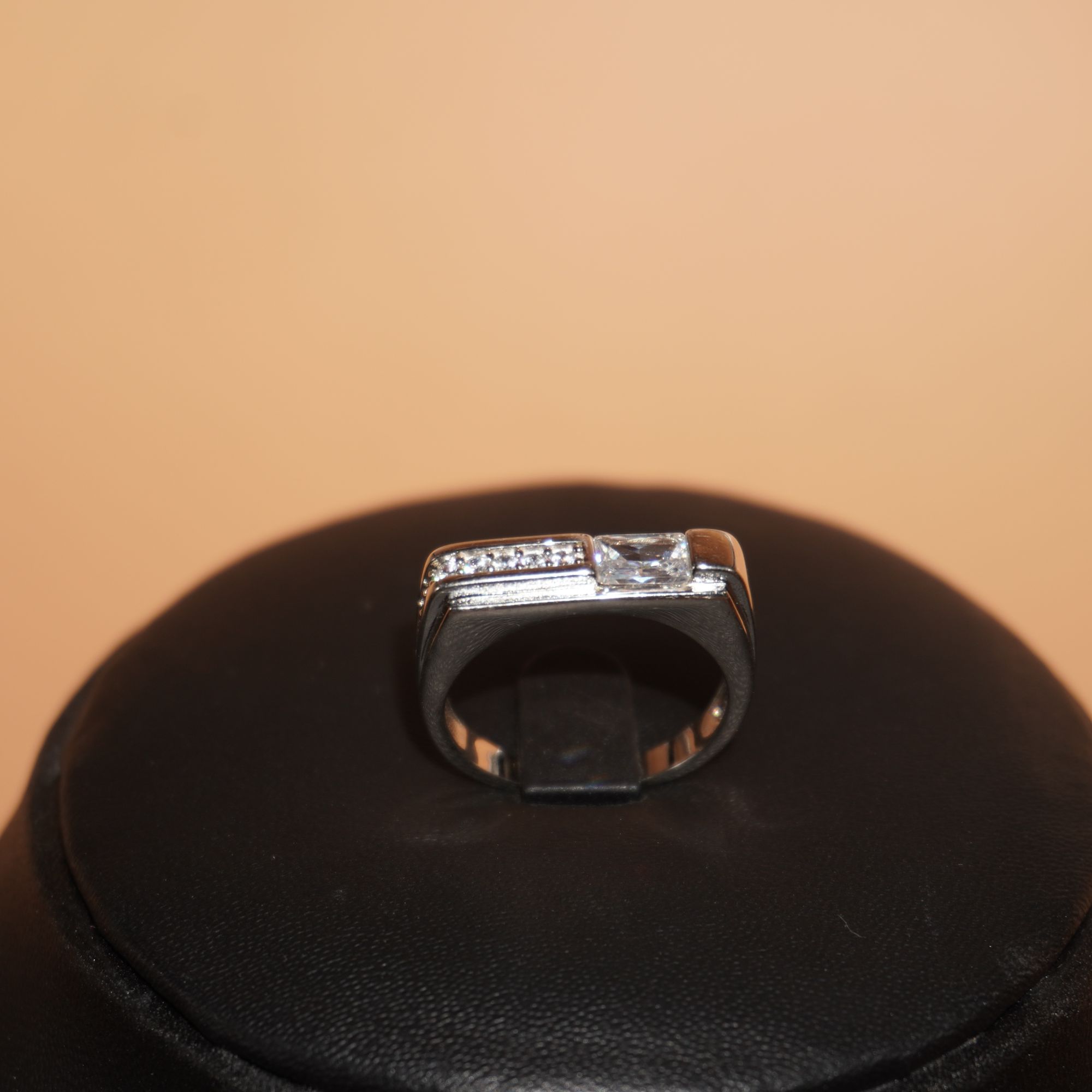 925 Silver Dazzling Studed Ring 712R16