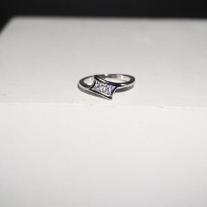 925 Silver Classy Diamond Ladies Ring