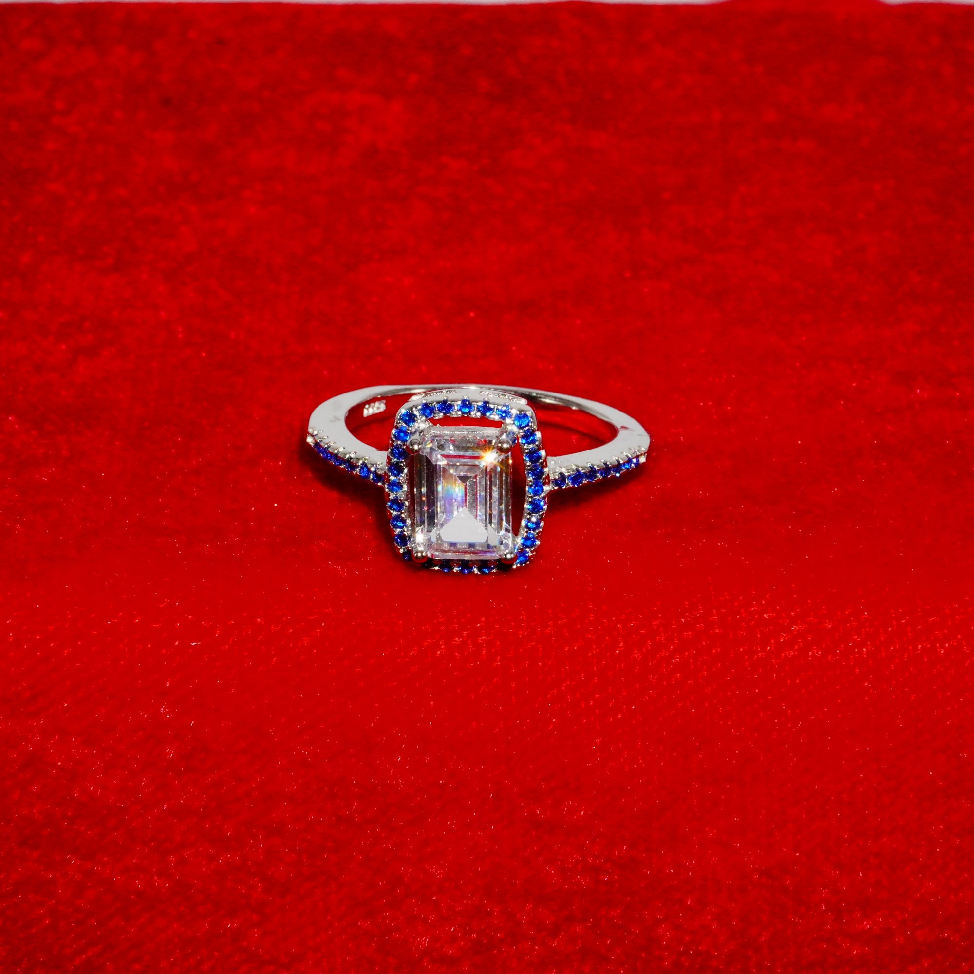 925 Silver Trending Ladies Ring 710R22
