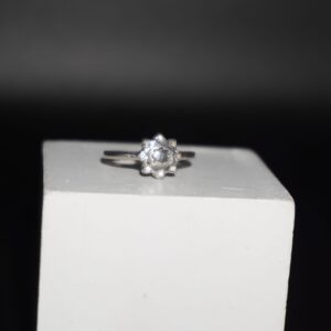 925 Silver Classy Ladies Ring 905R19