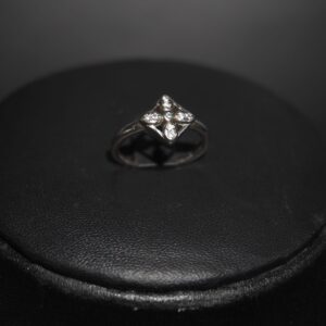 925 Silver Classy Diamond Ring 904R10