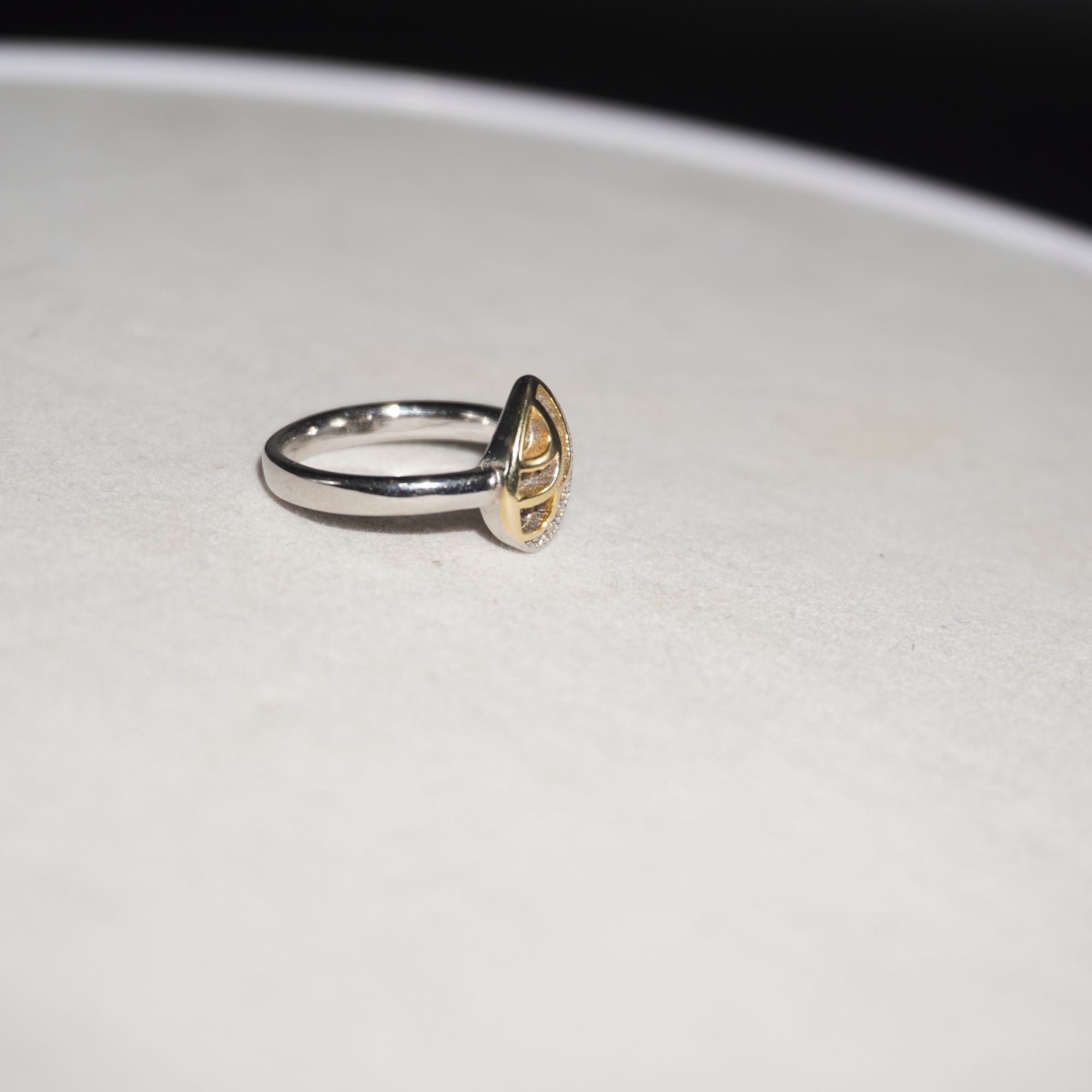 925 Silver Gorgeous Engagement Ring 909R54