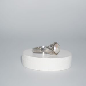 925 Silver Elegant Designer Ring 341R18