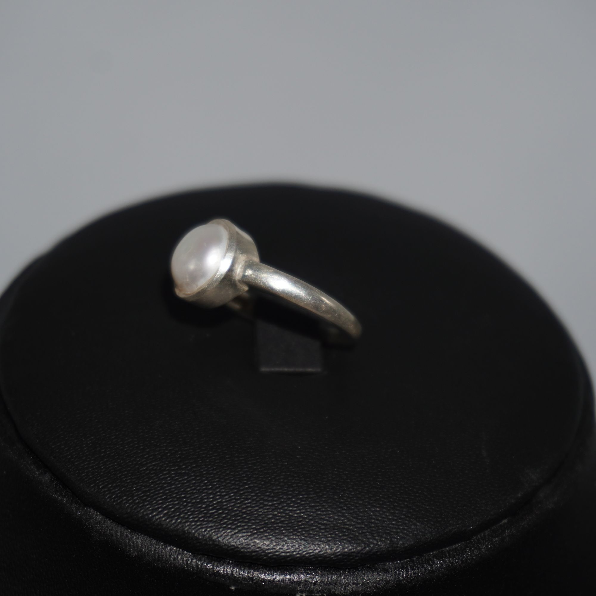 925 Silver Lightweight Designer Ring 225R131