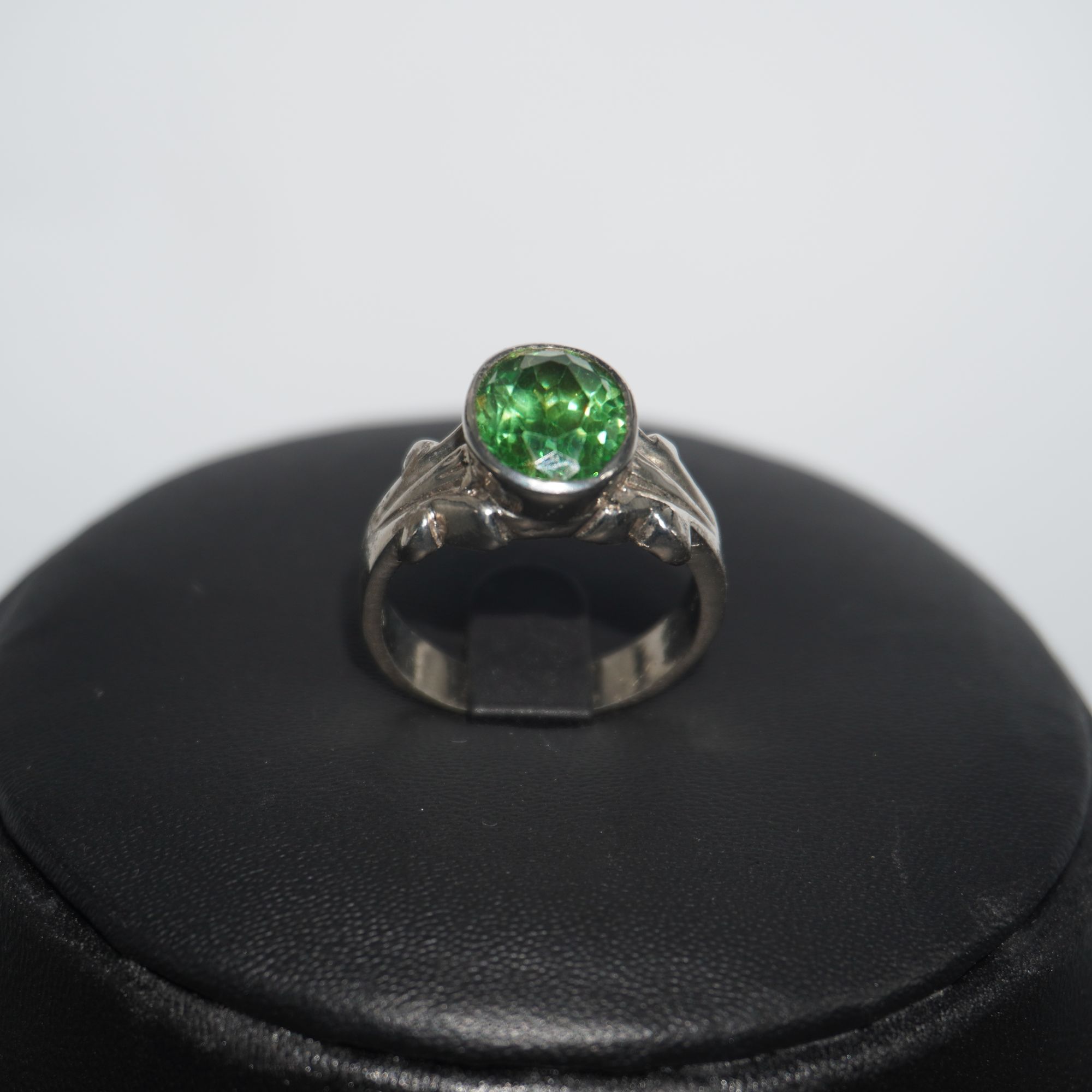 925 Silver Delicate Plain Ring 195R10 - Image 2