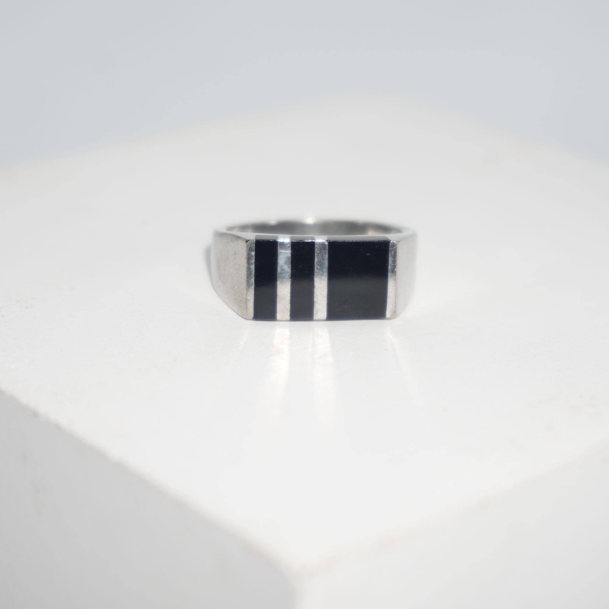 925 Silver Trending Men Ring 989R3