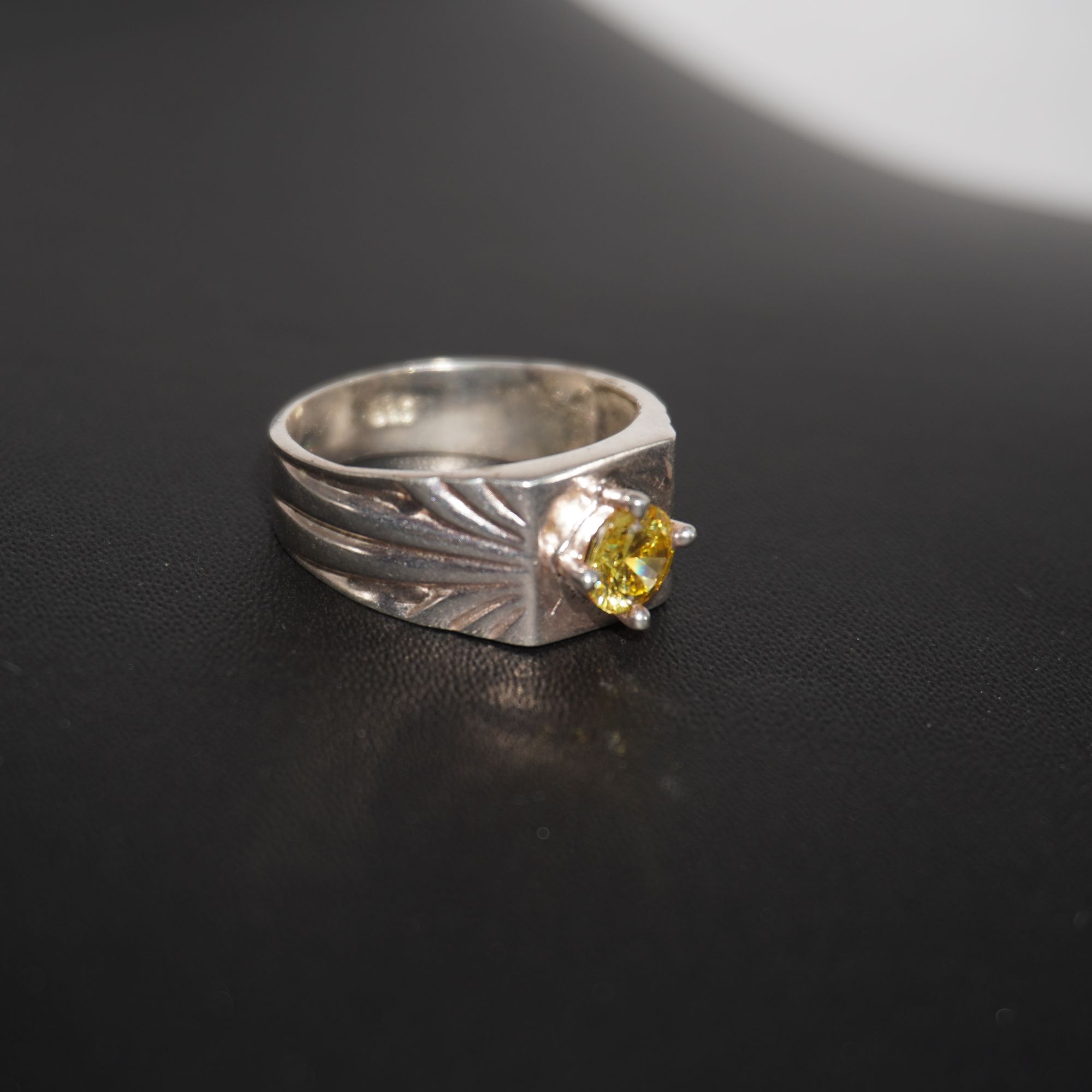 925 Silver Classy Gents Ring 195R343