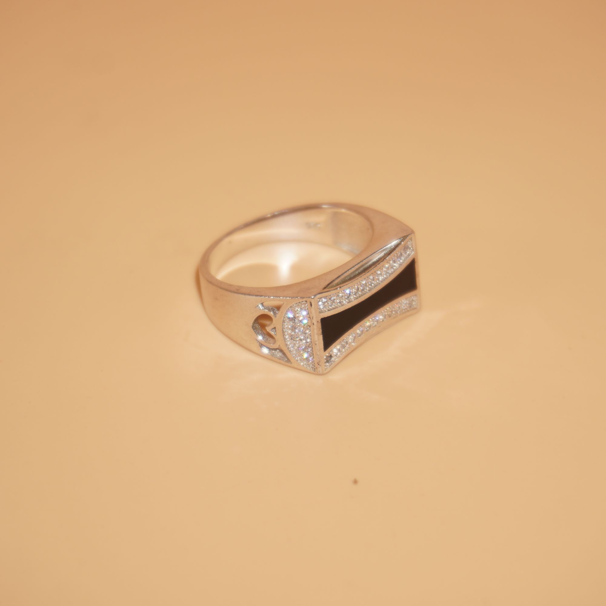 925 Silver Dazzling Designer Ring 712R7
