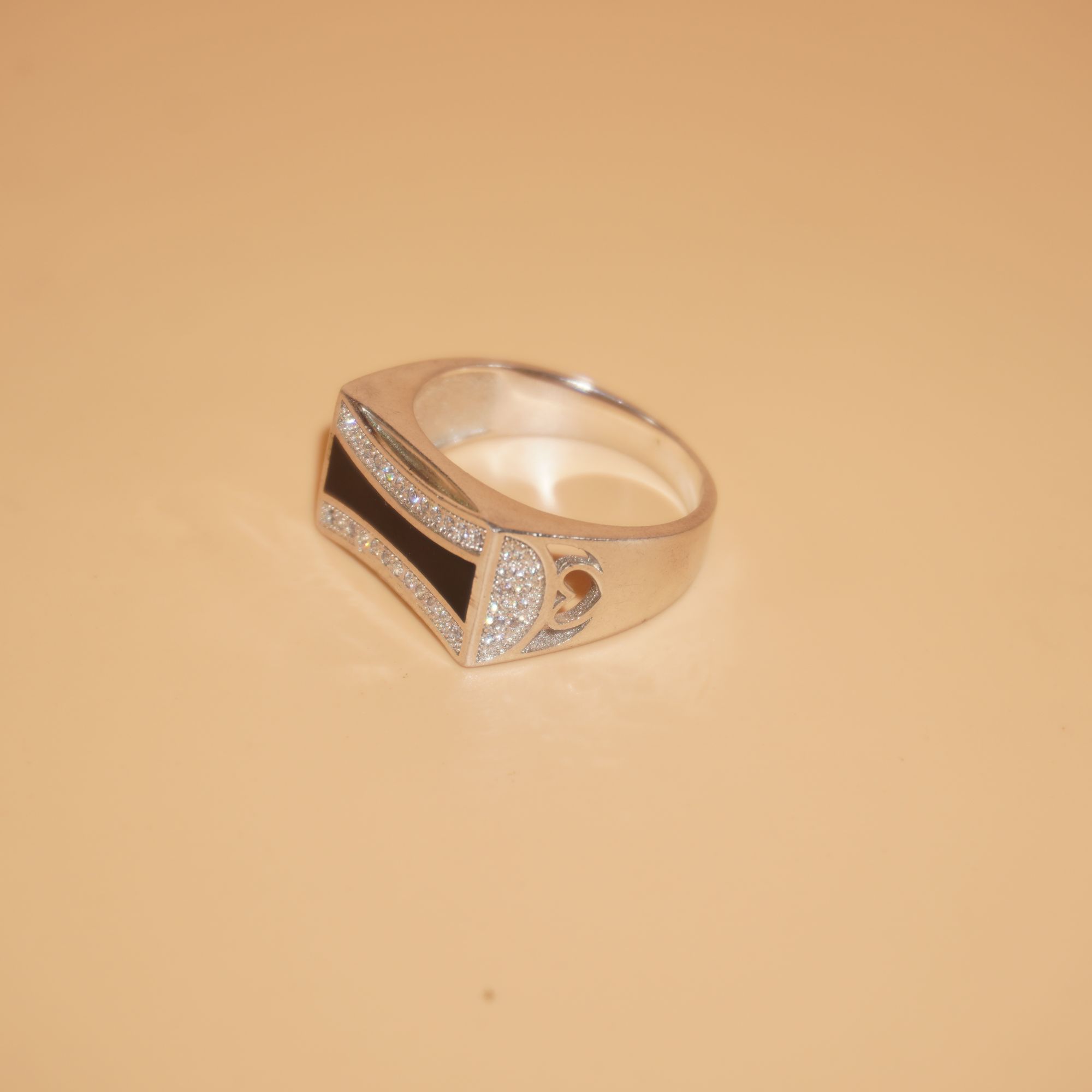 925 Silver Dazzling Designer Ring 712R7