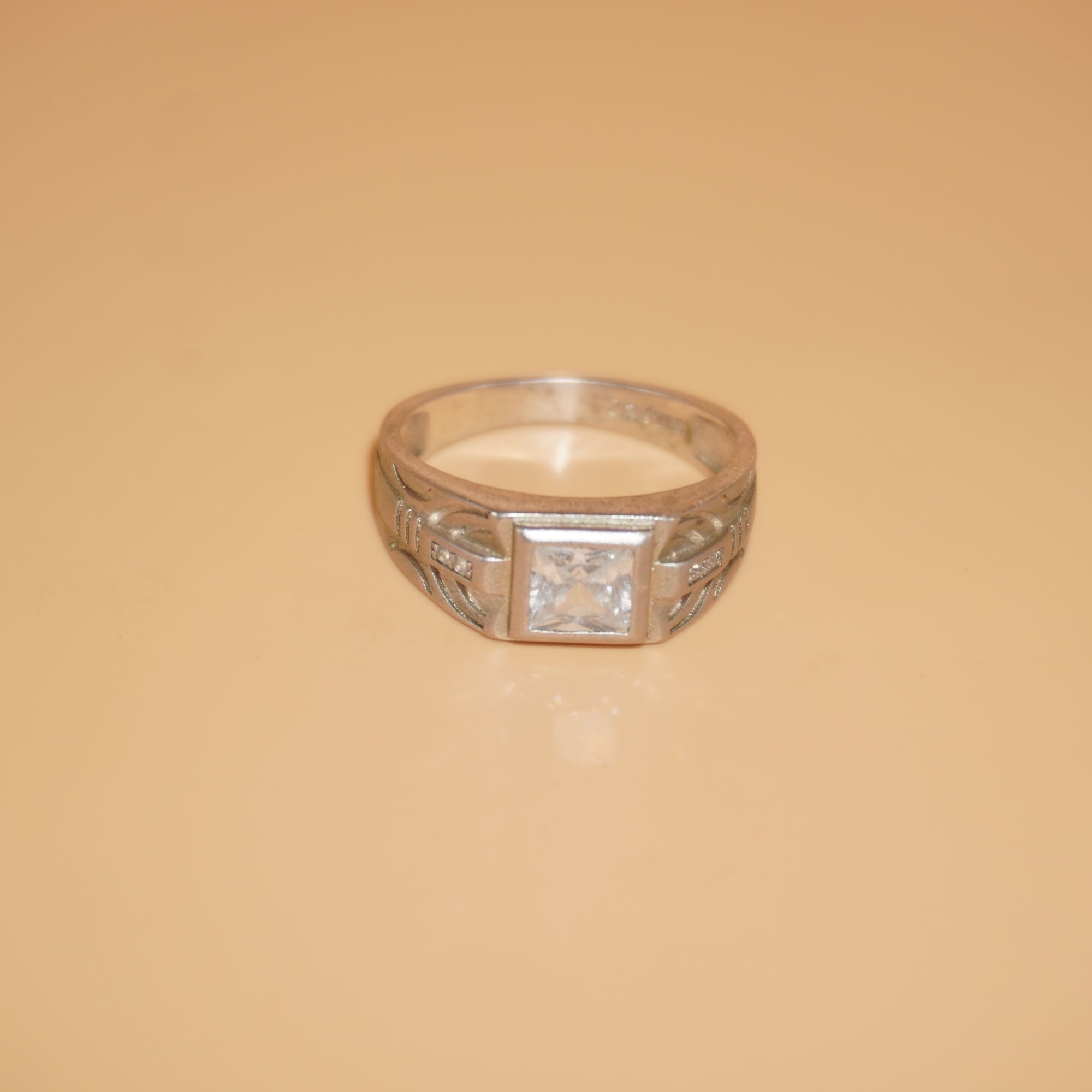 925 Silver Lightweight Designer Ring 274R40