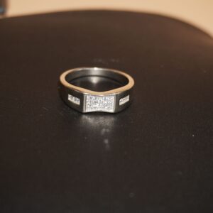 925 Silver Dazzling Gents Ring 720R31