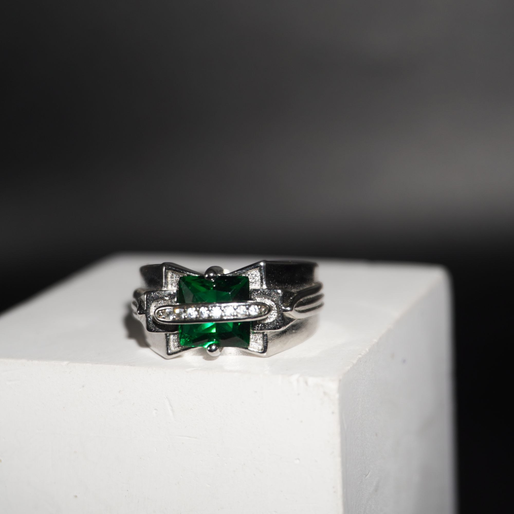925 Silver Classy Designer Ring 710R16