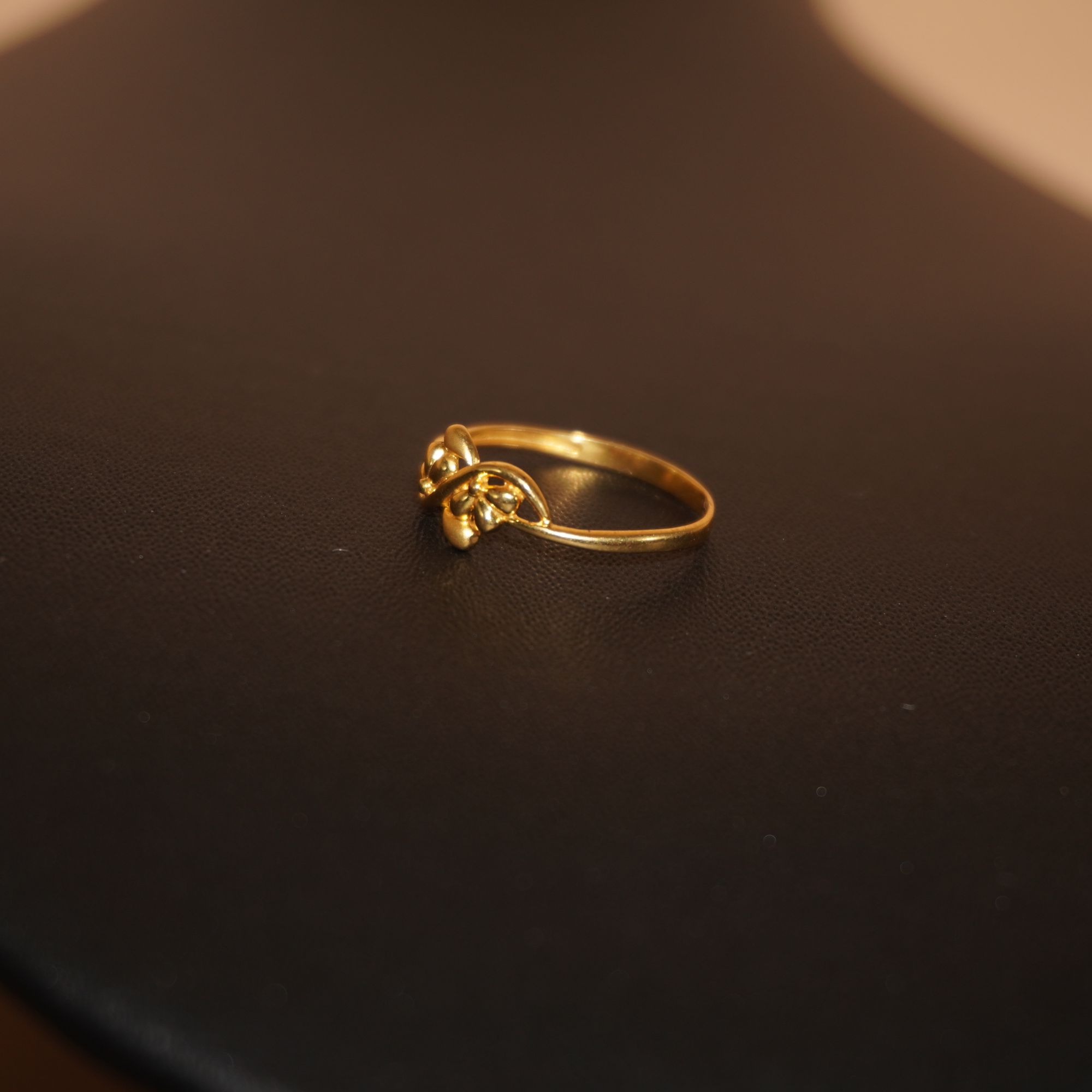 22k Gold Delicate Ladies Ring 259R55 - Image 2