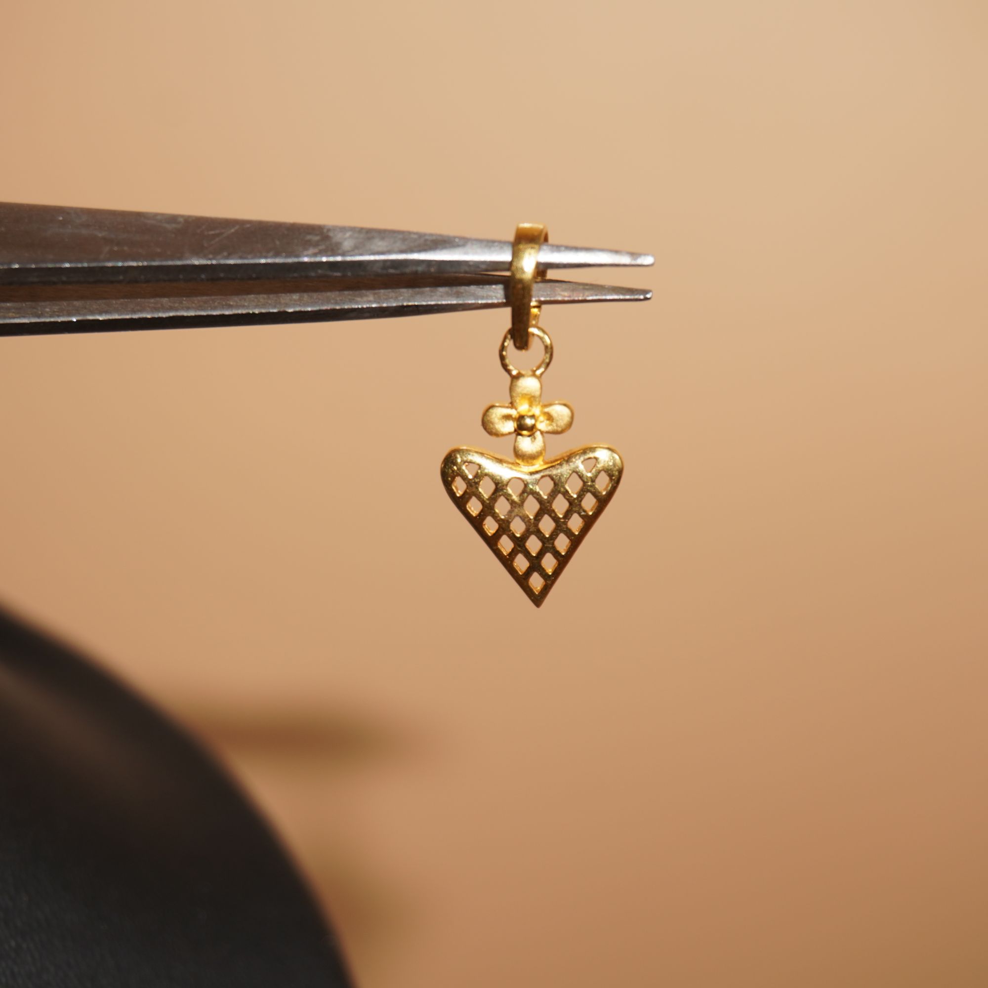 22k Gold Fine Pendant 65R186