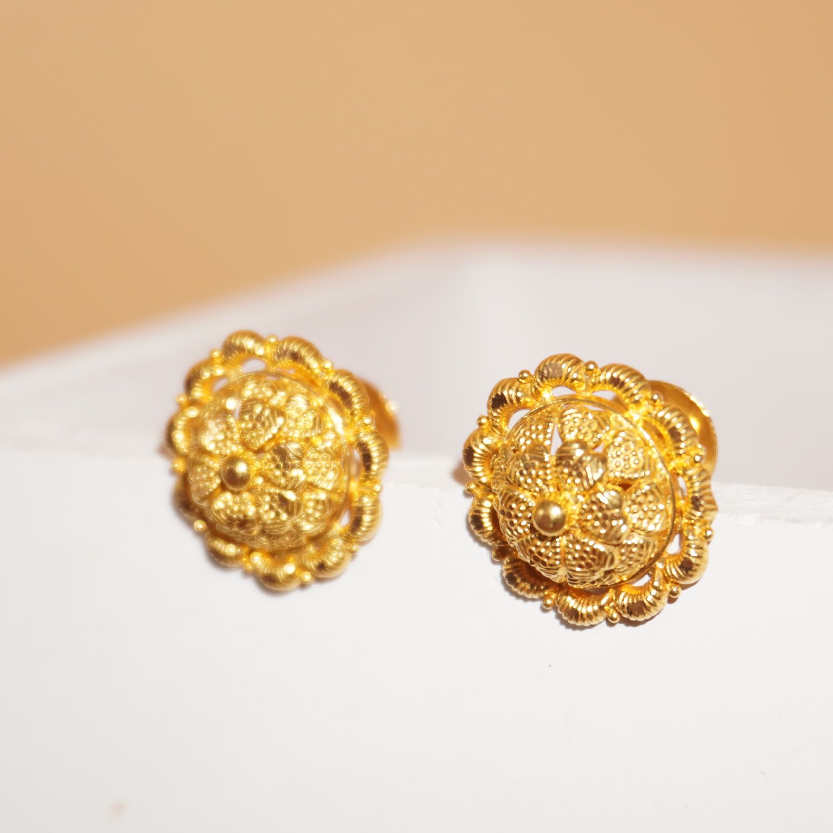 22k Gold Stunning Plain Earrings 10R825