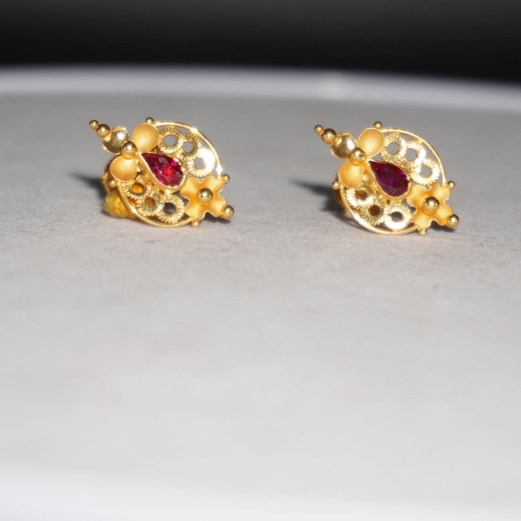 22k Gold Elite Earrings 10R787