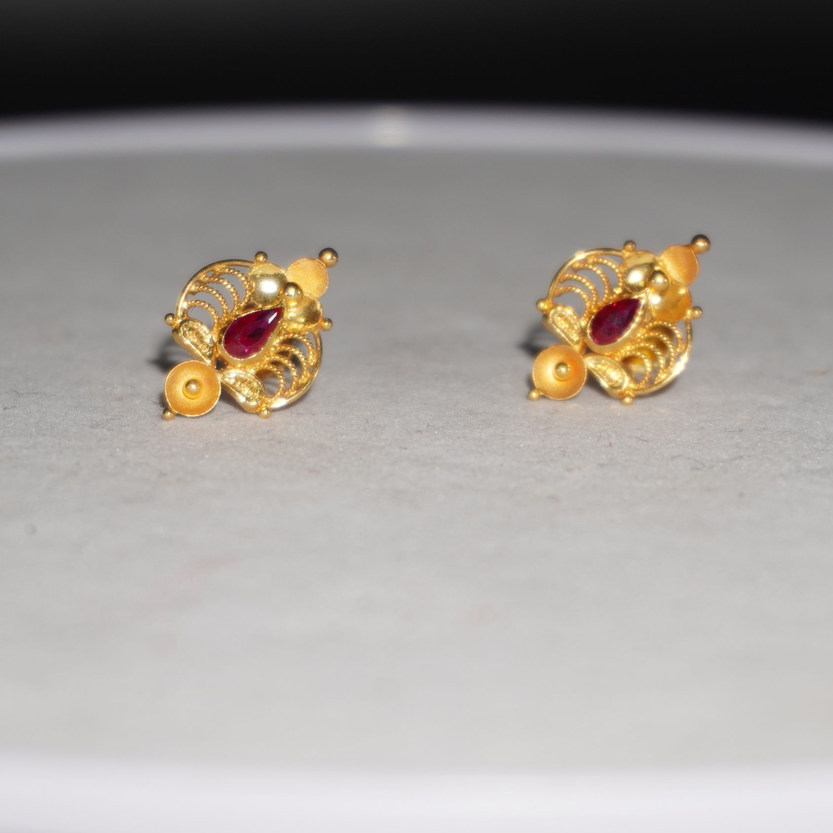22k Gold Grand Plain Earrings 10R789