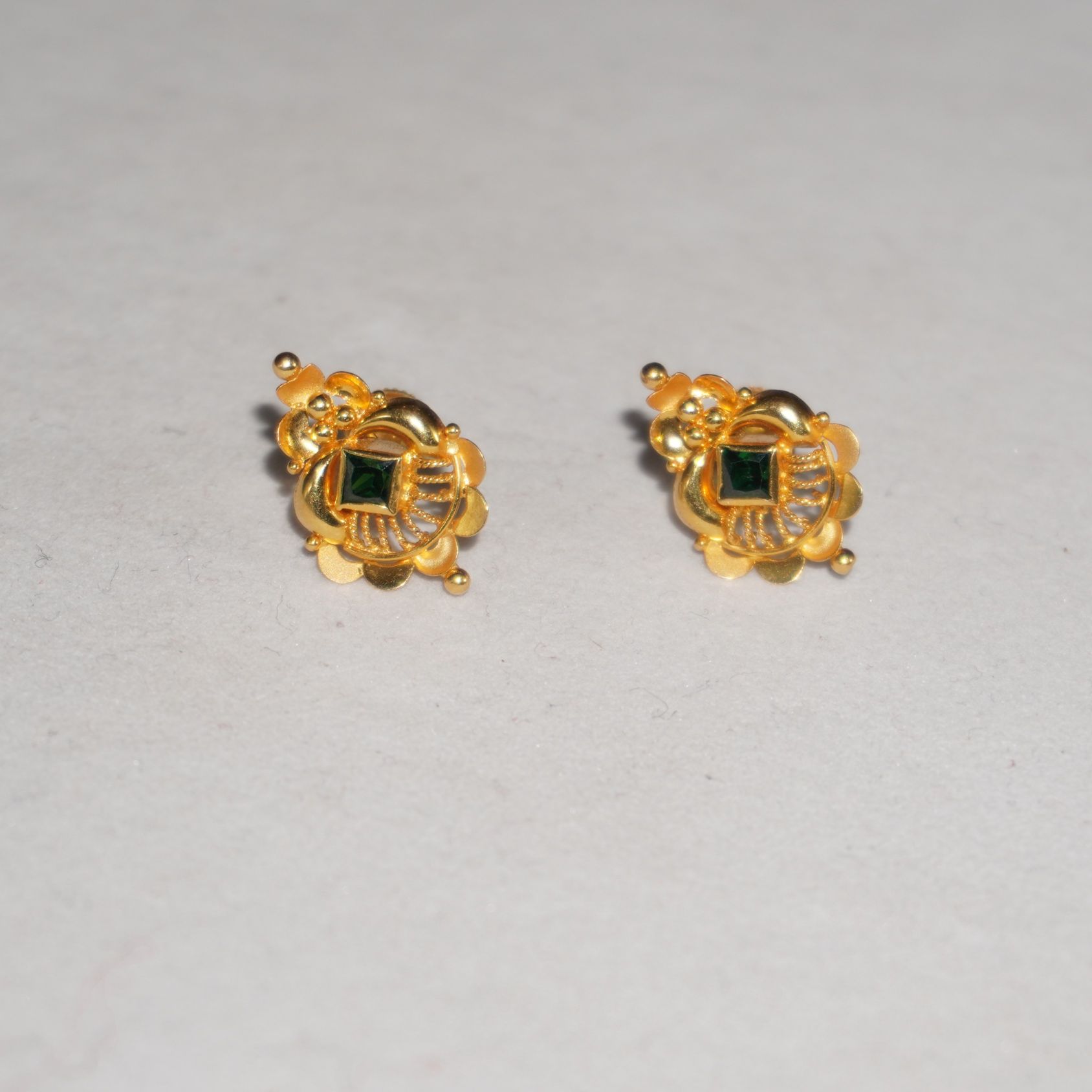 22k Gold Fine Earrings 10R740