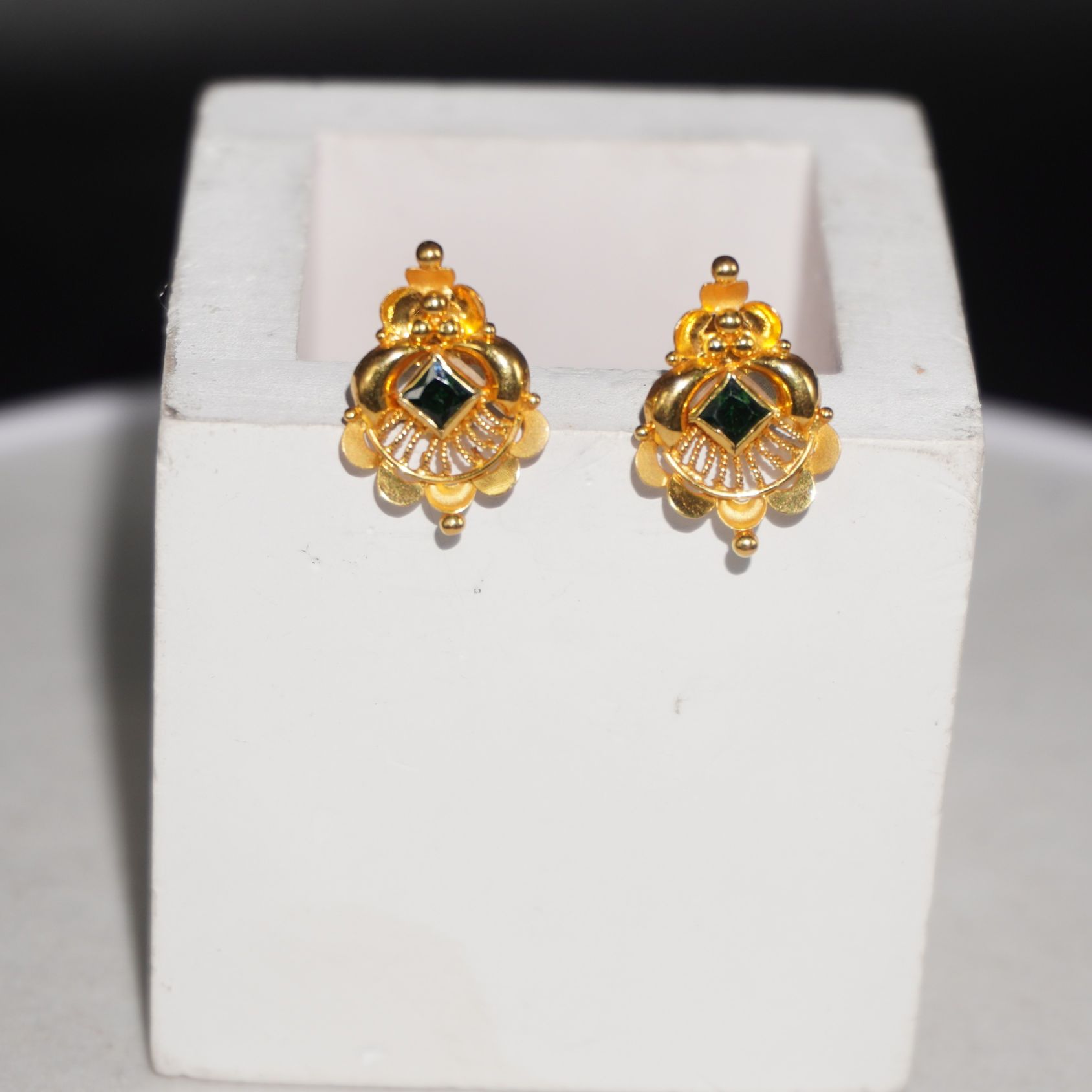22k Gold Fine Earrings 10R740