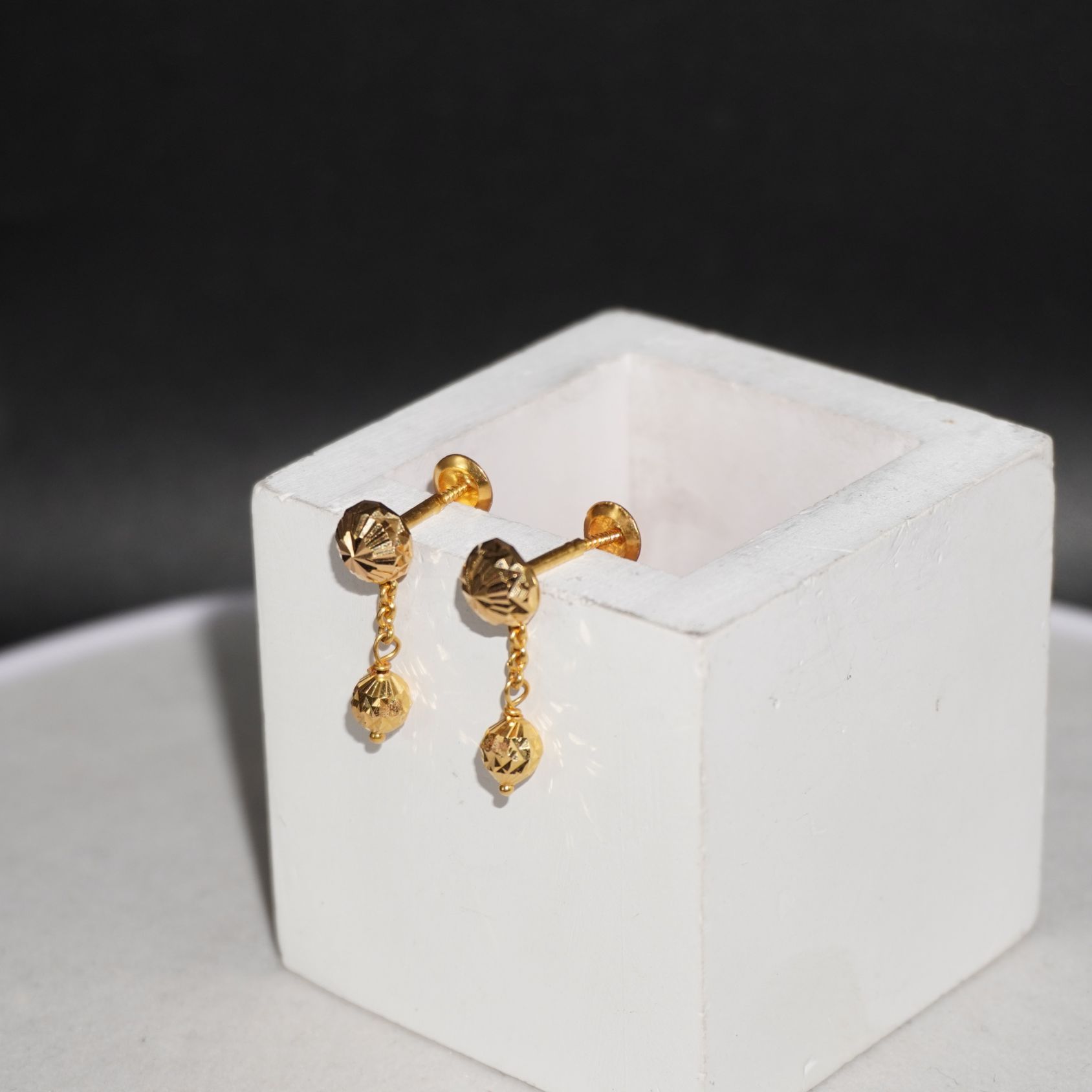 22k Gold Elegant Earrings 49R127