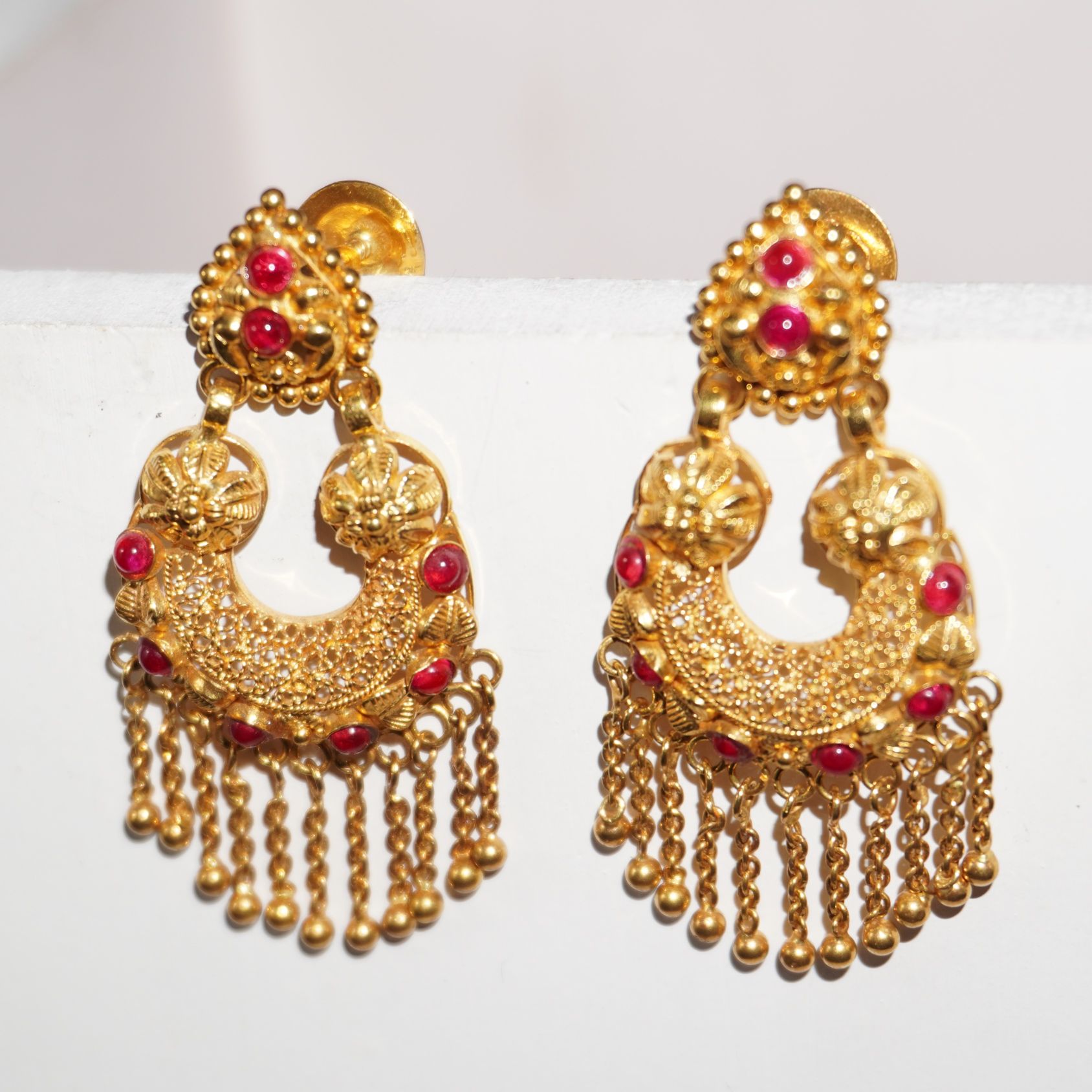 22k Gold Fancy Earrings 37R36
