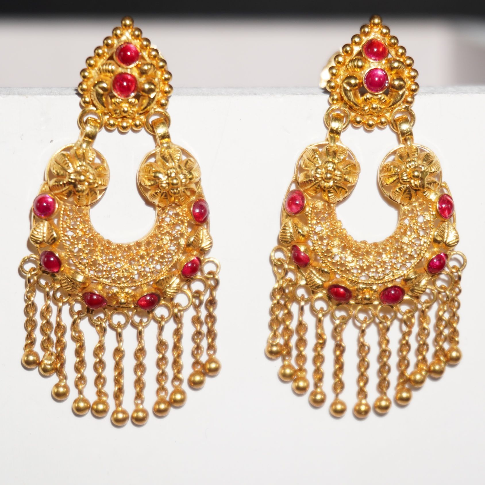 22k Gold Fancy Earrings 37R36