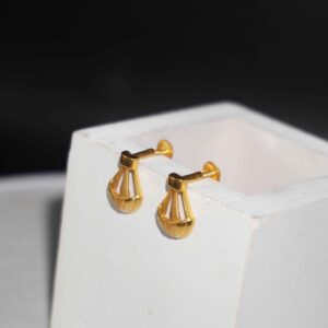 916 Gold Stylish Earrings