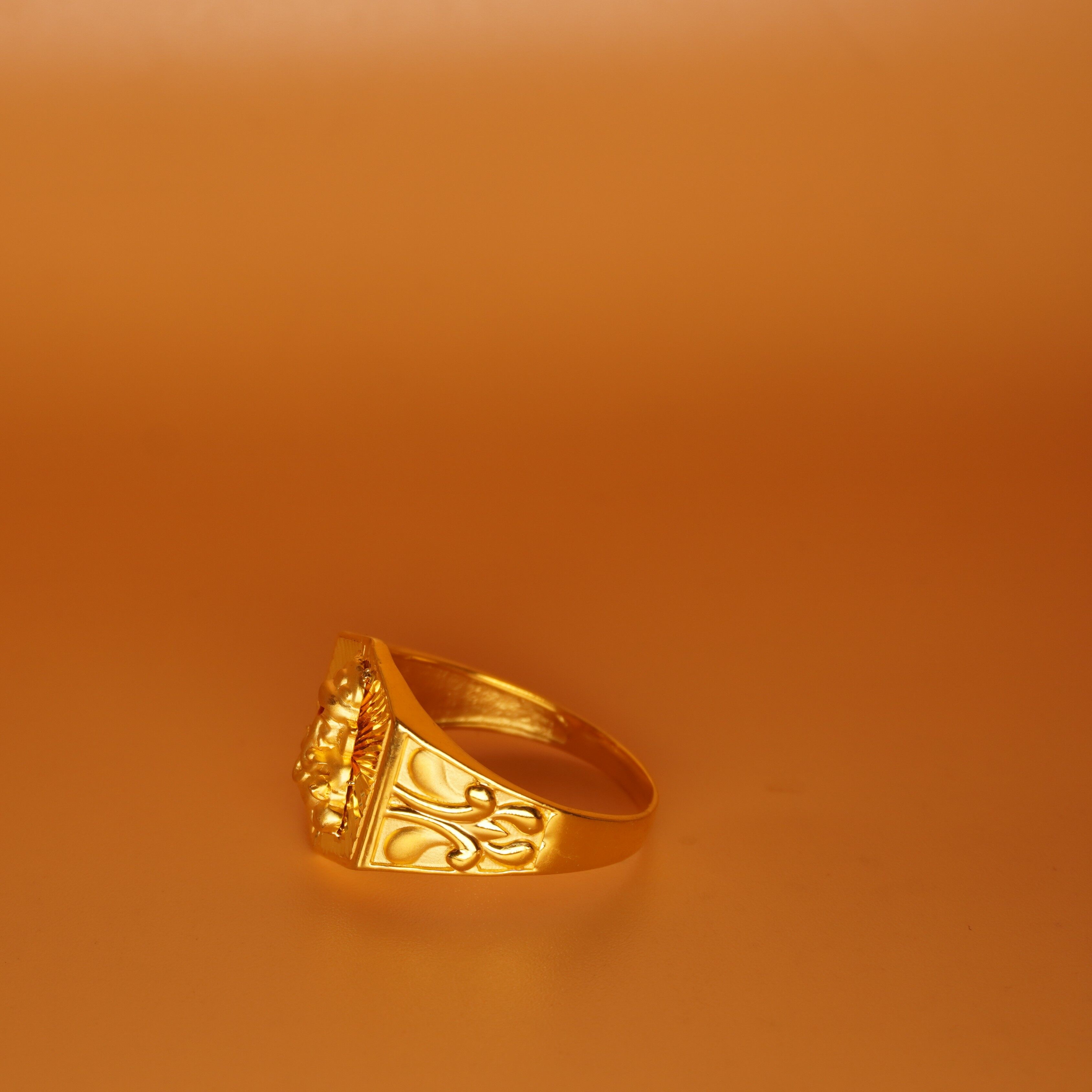 916 Gold Fancy Ring
