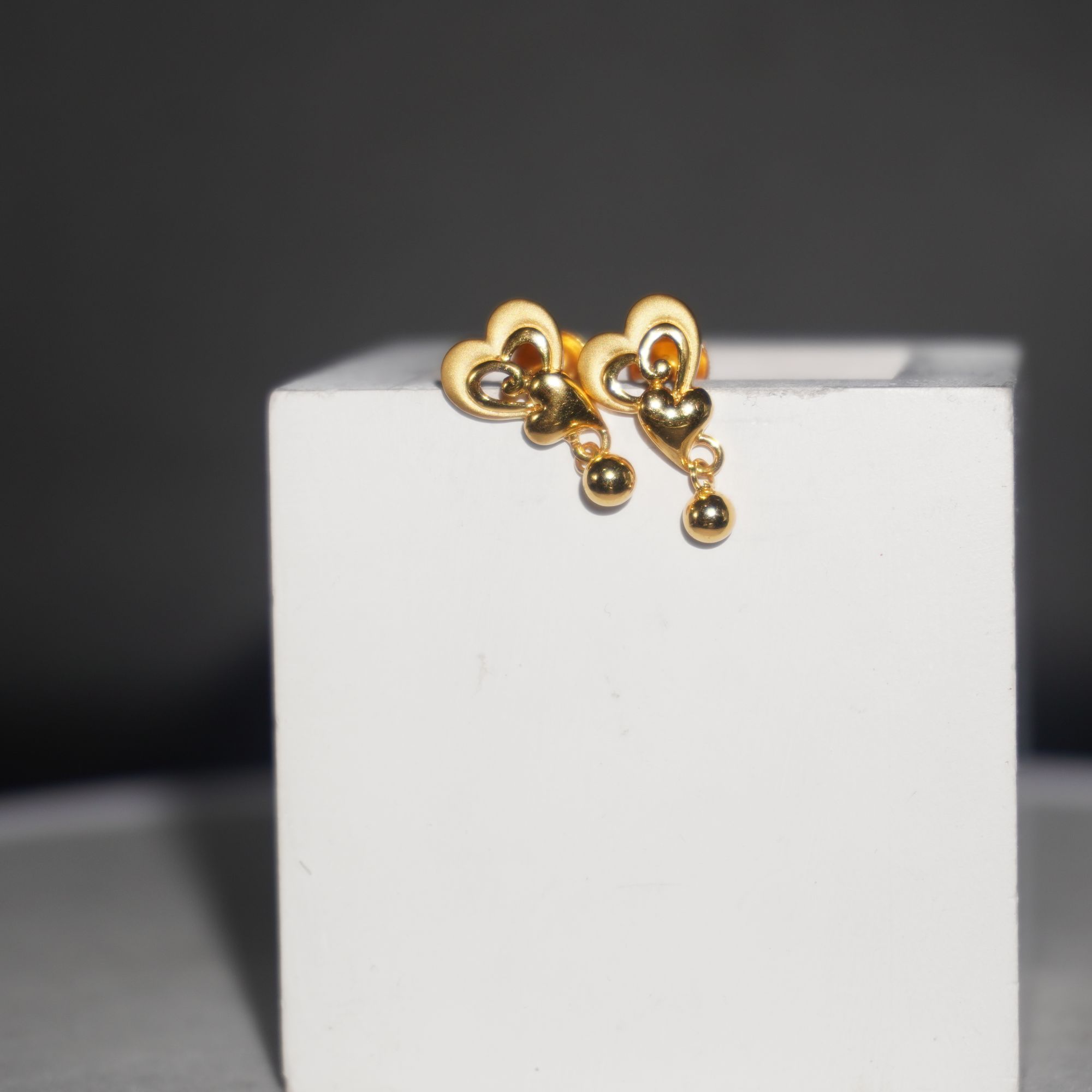 Gold Dazzling Plain Earrings 36R492