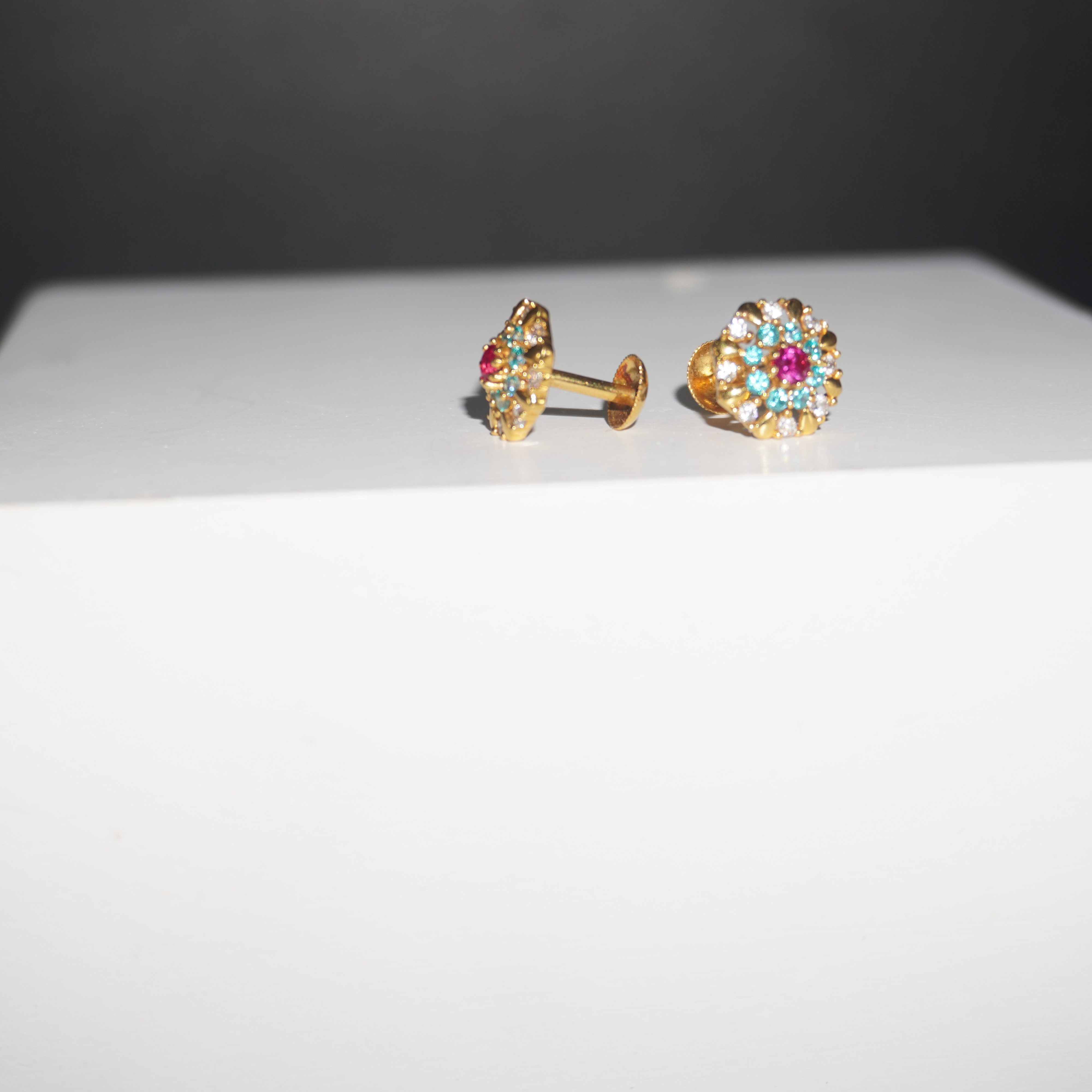 Gorgeous Plain Gold Earrings 36R226
