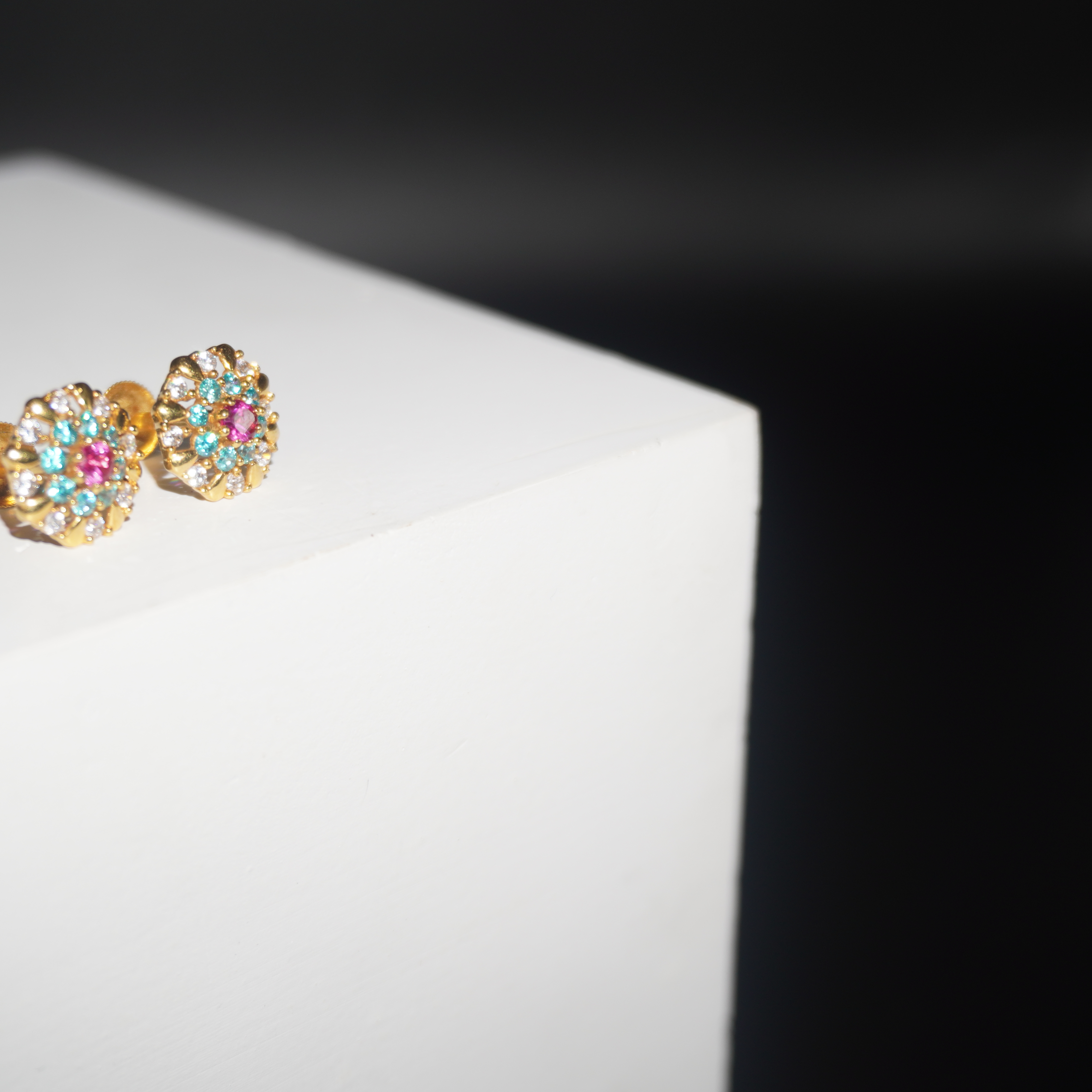 Gorgeous Plain Gold Earrings 36R226