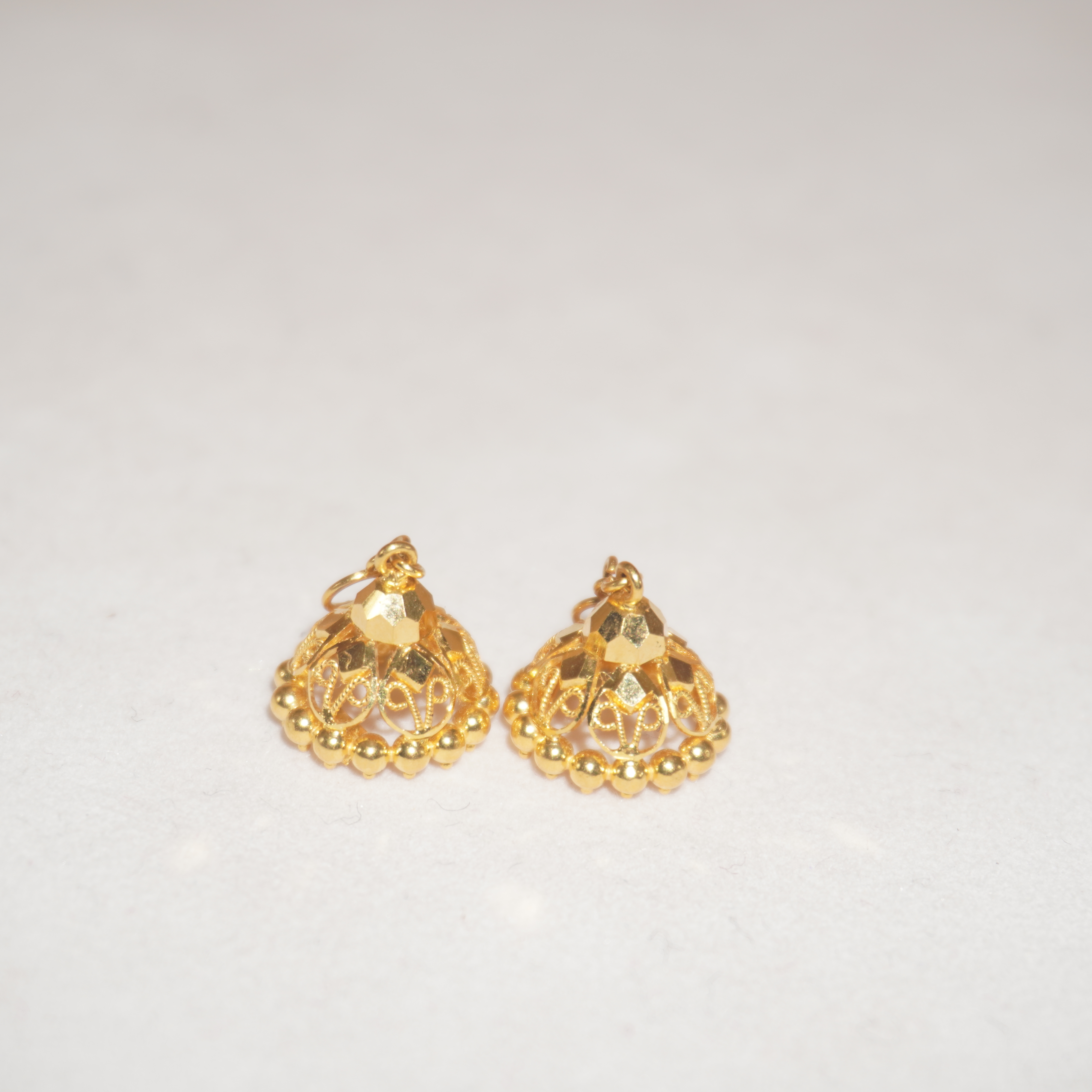 Lightweight Plain Gold Earrings 106R250