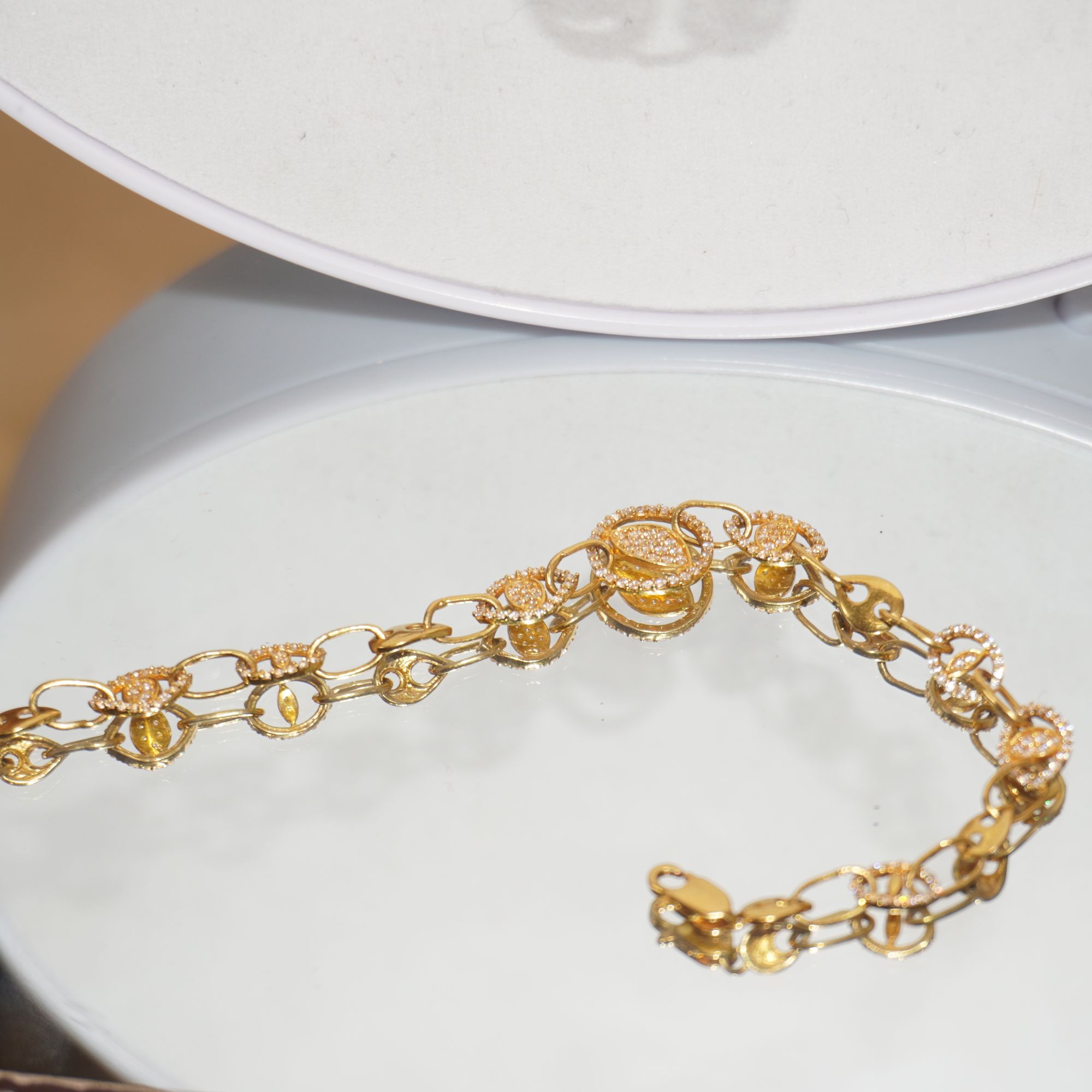 22k Gold Fancy Plain Bracelet 46R10