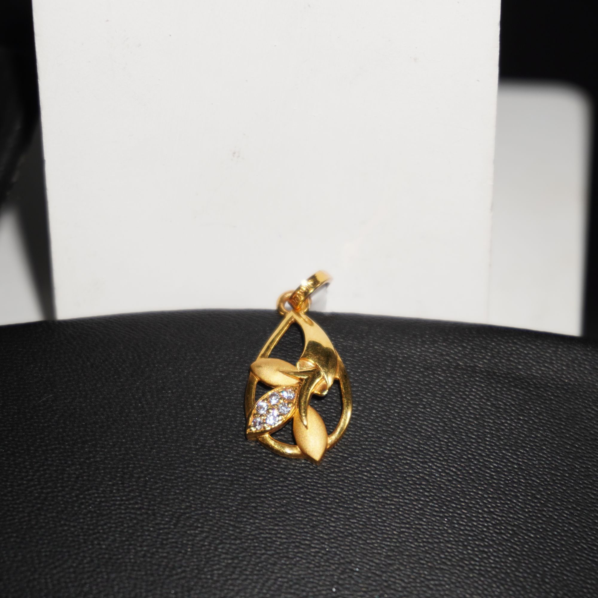 Gold Fancy Plain Pendants 65R189 - Image 2