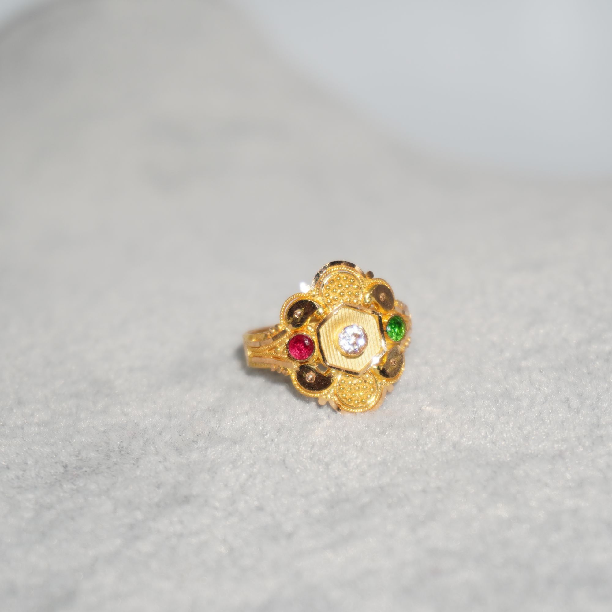 916 Gold Delicate Fancy Rings 242R75