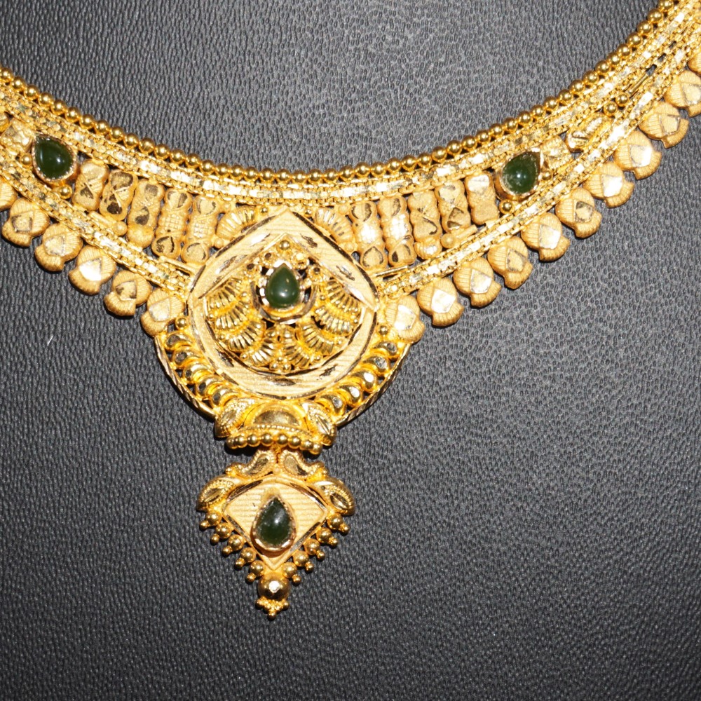 916 Gold Dazzling Necklace 64R189
