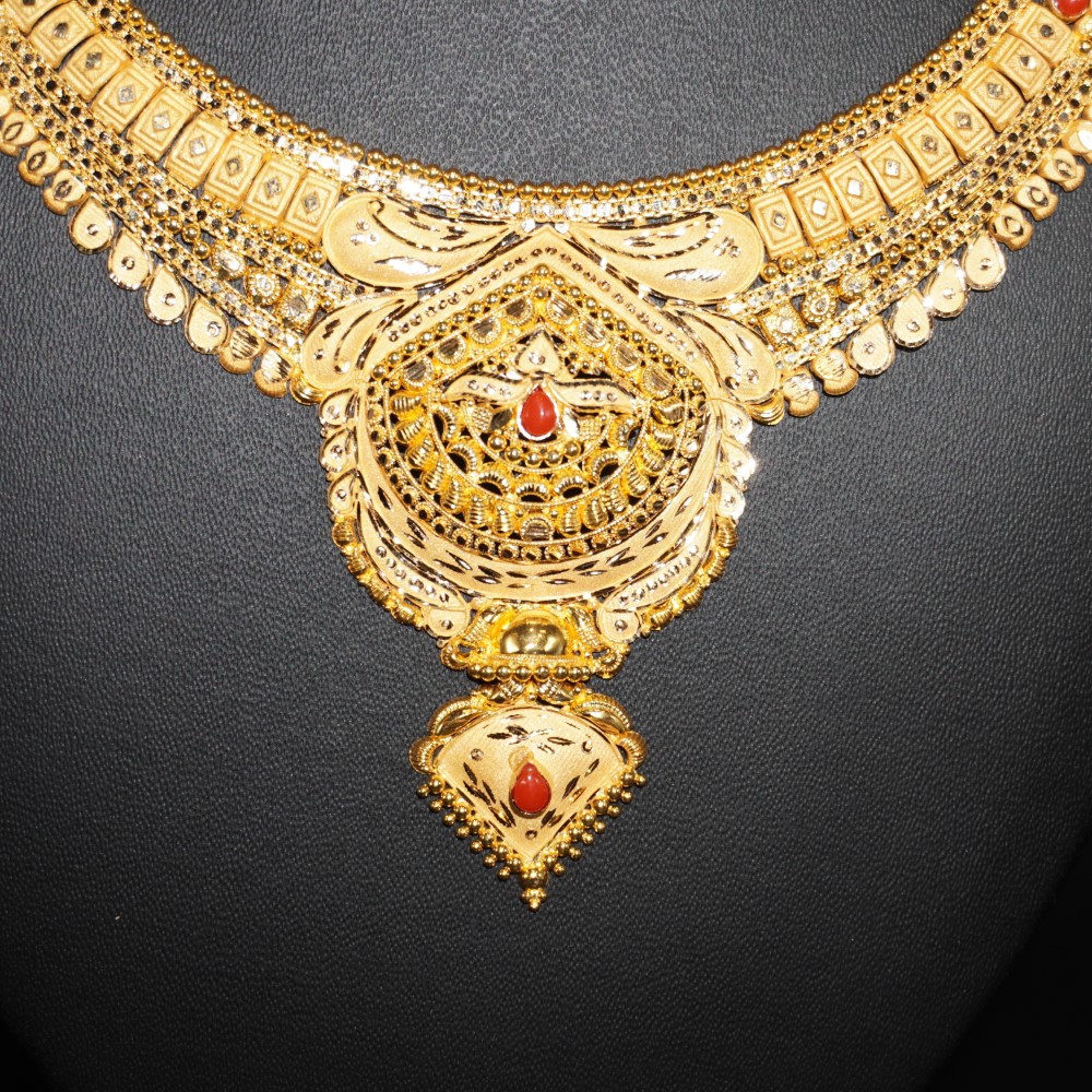 916 Gold Delight Necklace 64R233