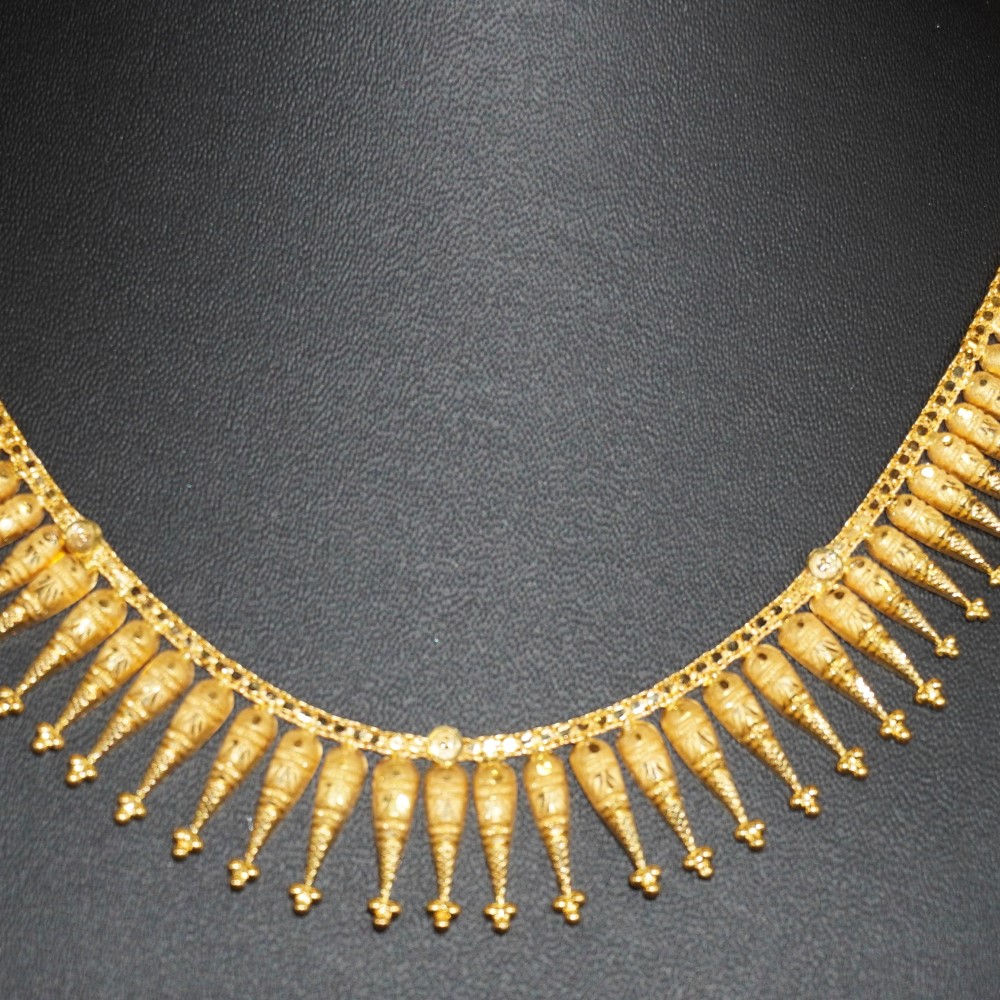 916 Gold Sparkling Necklace 64R218