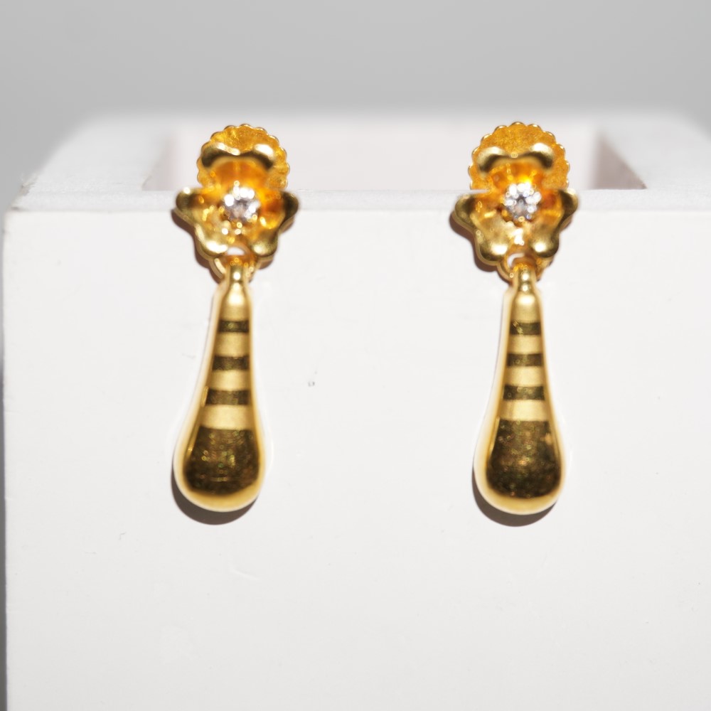 916 Gold Loopy Bends Earrings 36R365