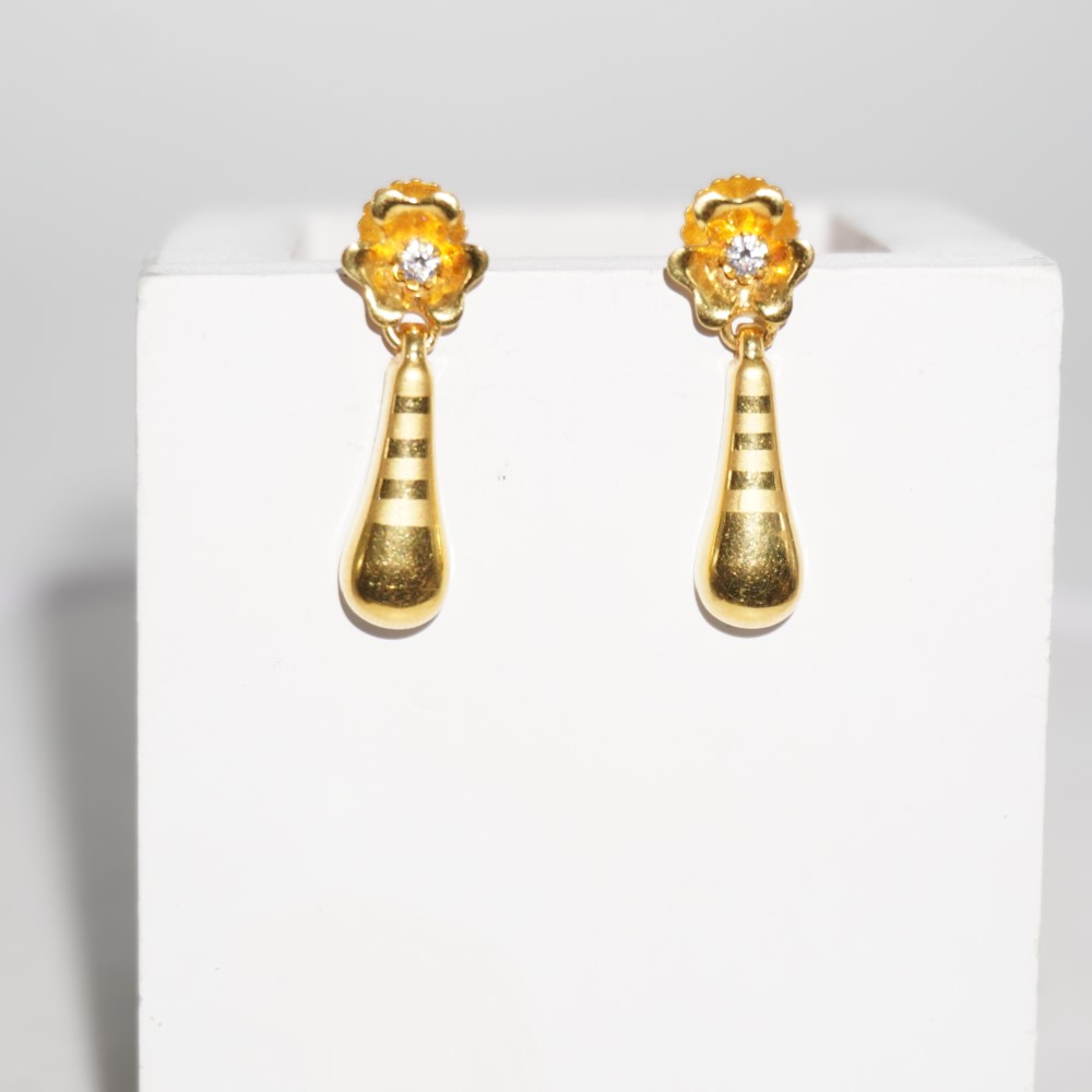 916 Gold Loopy Bends Earrings 36R365
