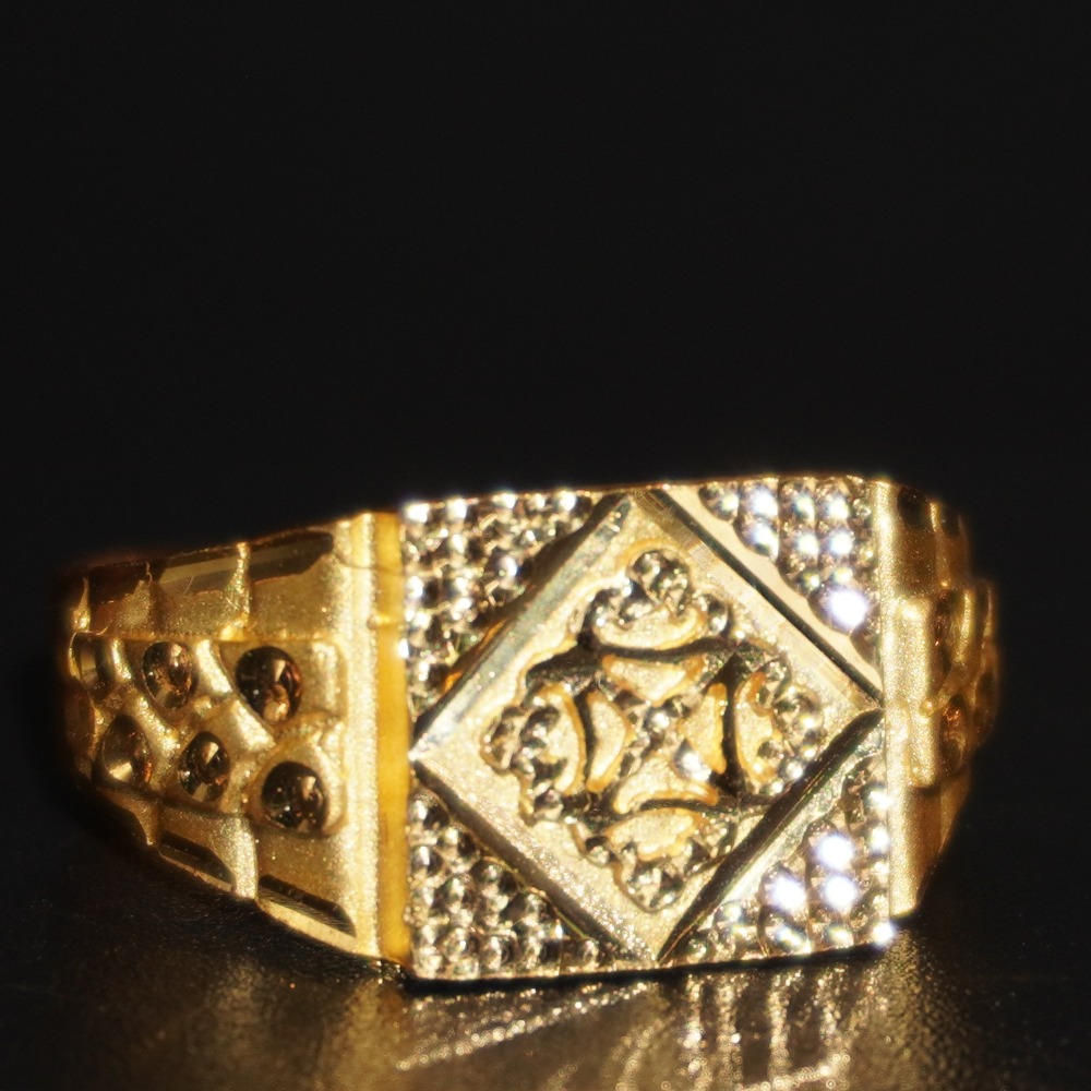 22kt yellow gold ring for gents