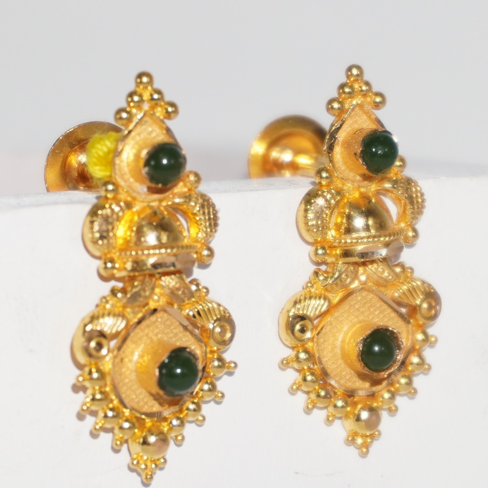 916 gold Gorgeous design earrings