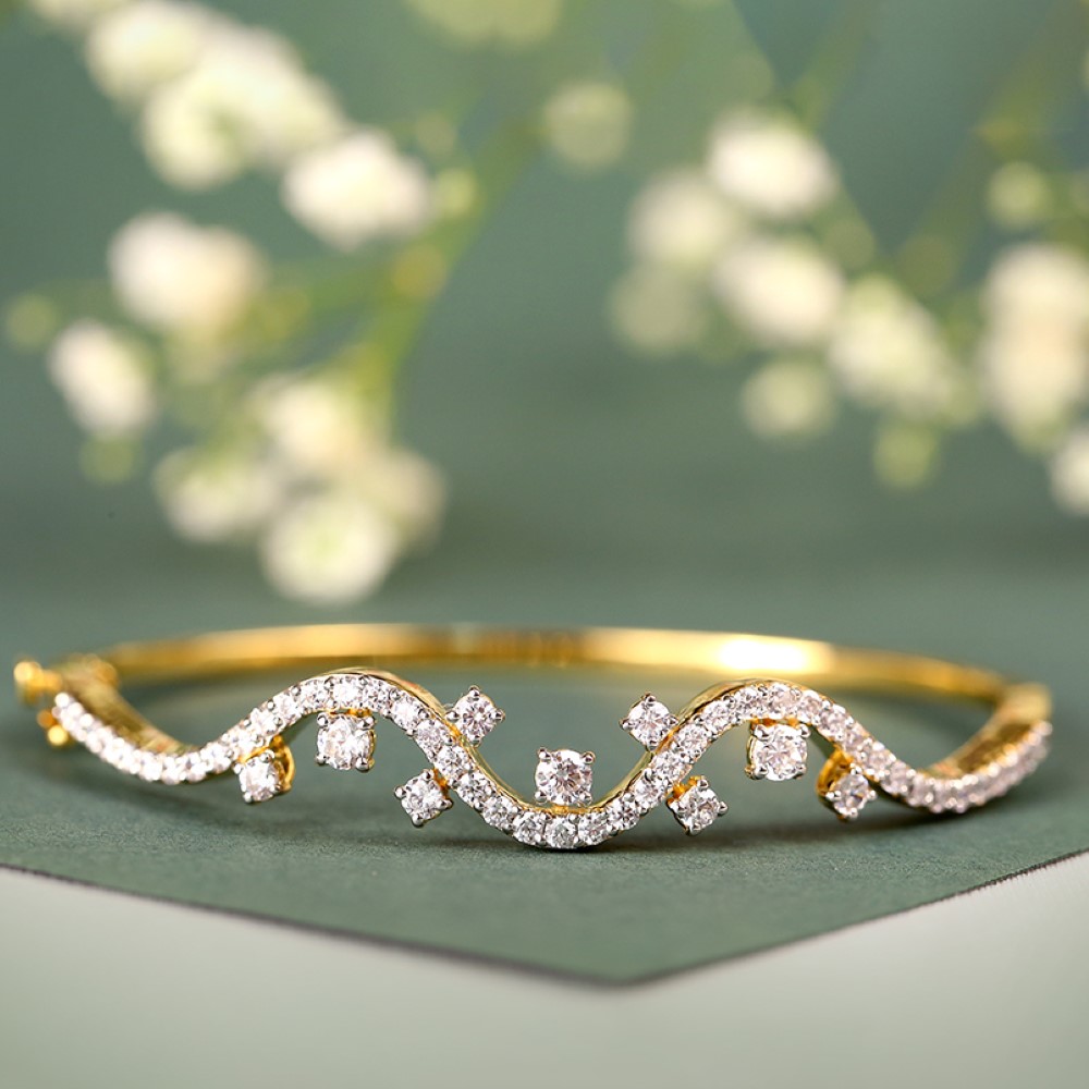 Classic Diamond with Gold Bracelet