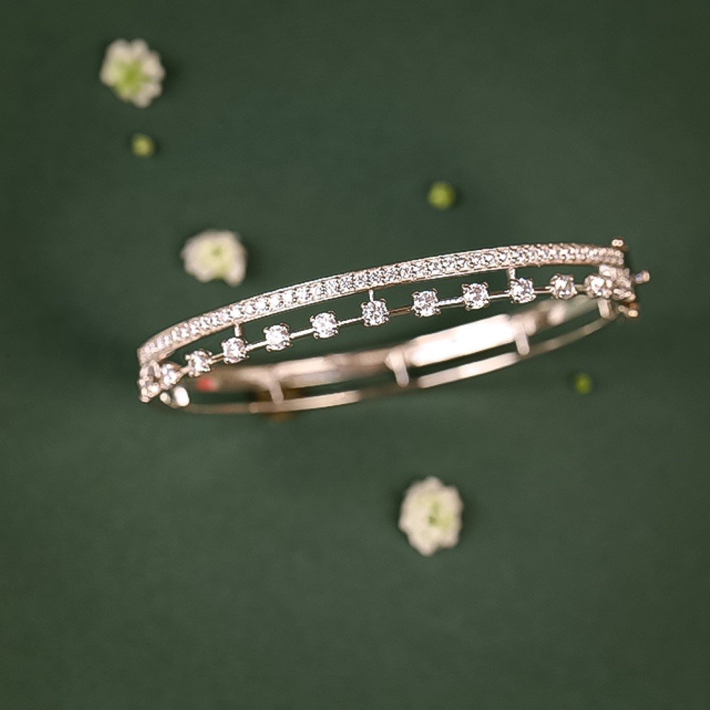 Modern Daily Wear Gold And Diamond Bracelet