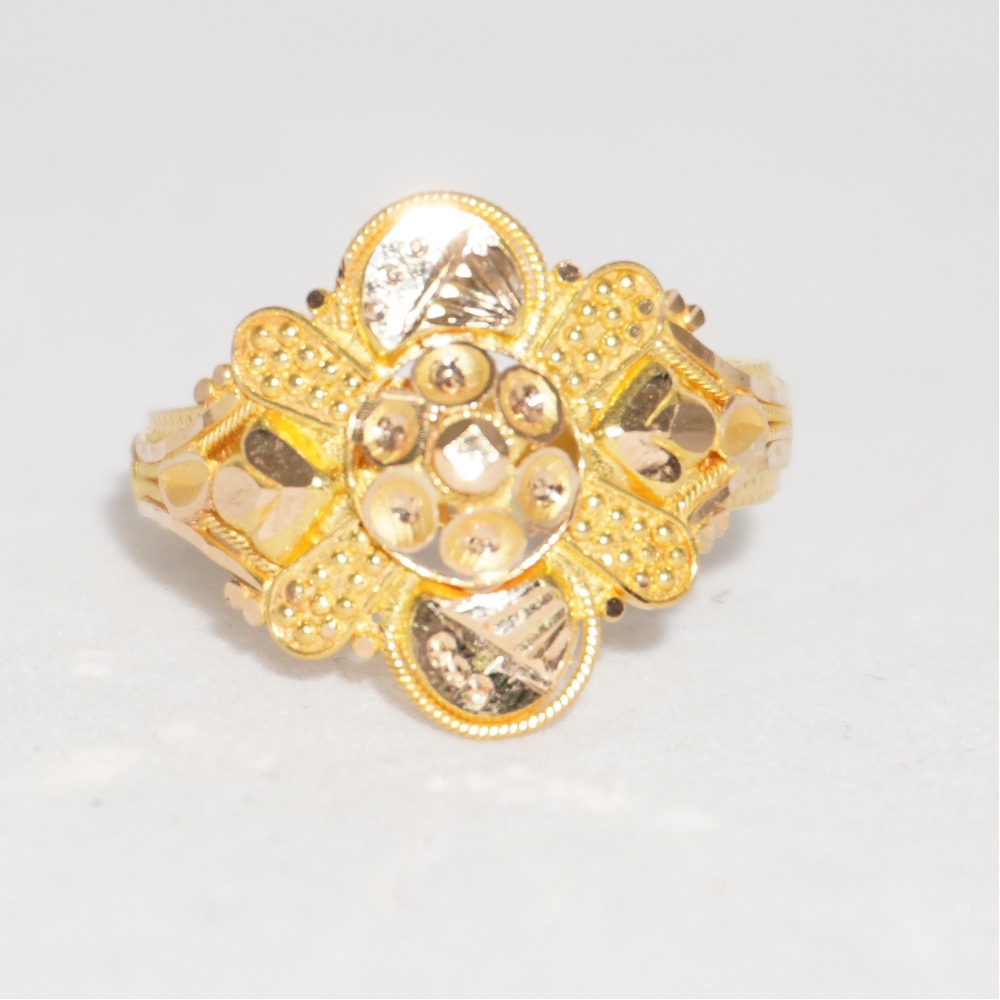 Plain yellow gold ring