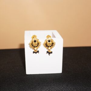 22kt Yellow Black Stone earrings