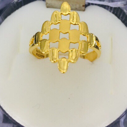Gold Ladies Fancy Ring